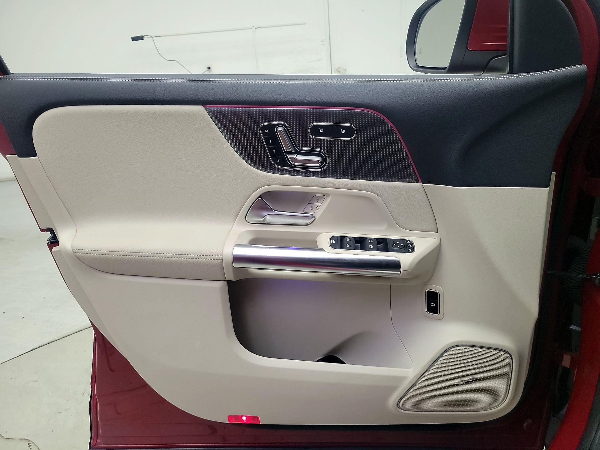 Thumbnail: 2021 Mercedes-Benz GLA - 12