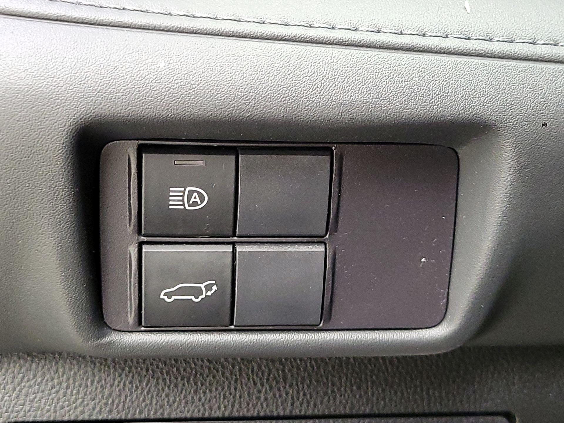 Thumbnail: 2022 Toyota Highlander - 13