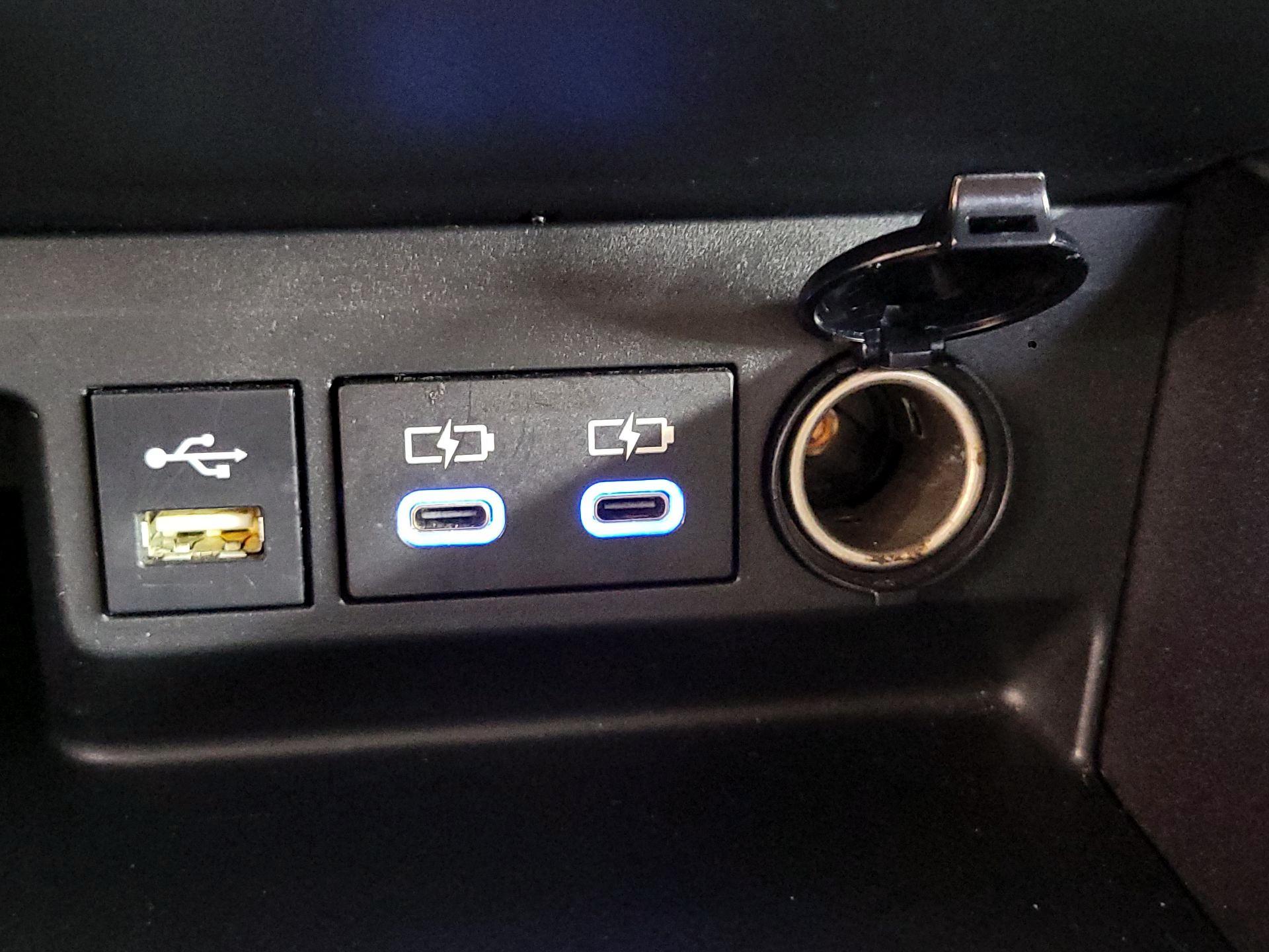 Thumbnail: 2022 Toyota Highlander - 18