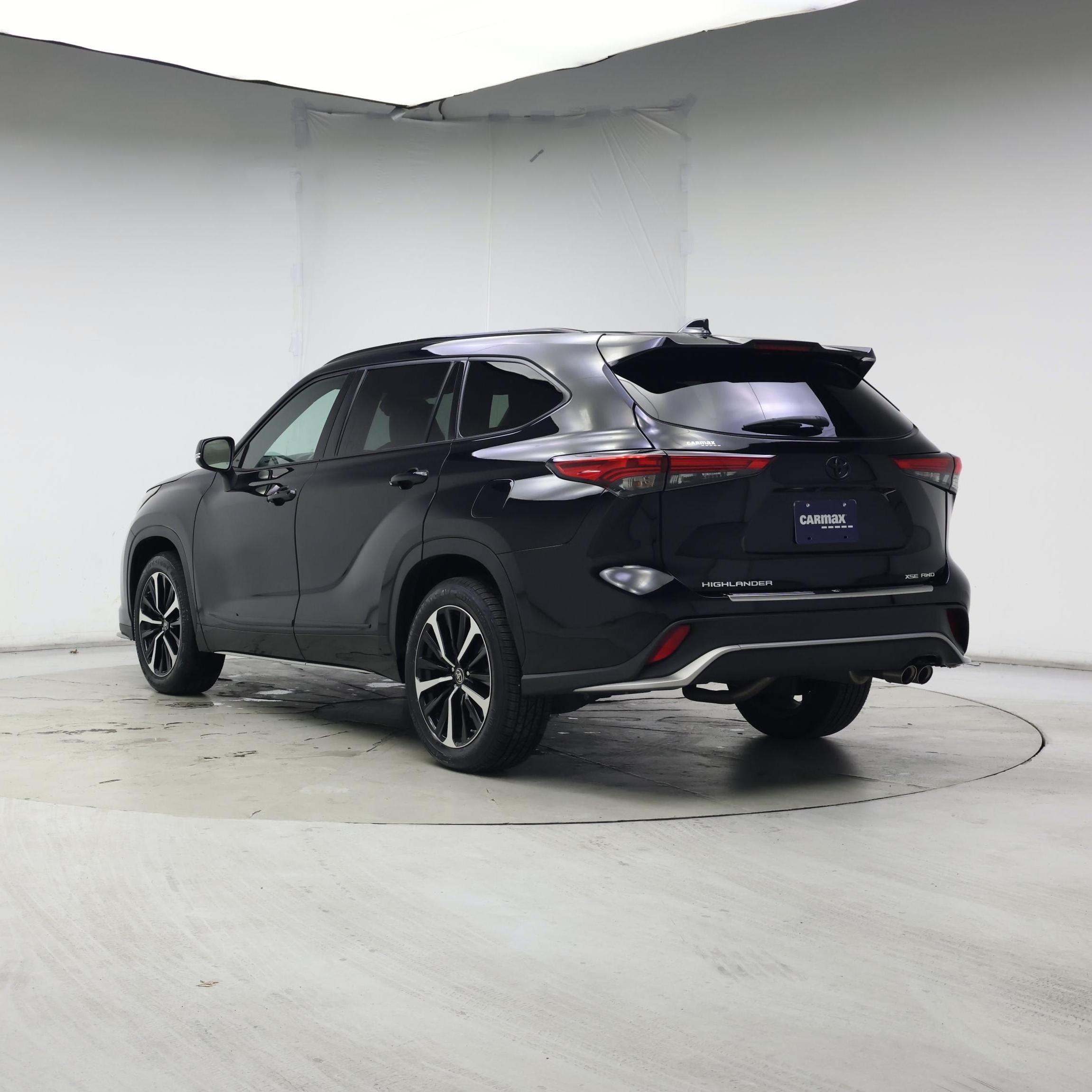 Thumbnail: 2022 Toyota Highlander - 2