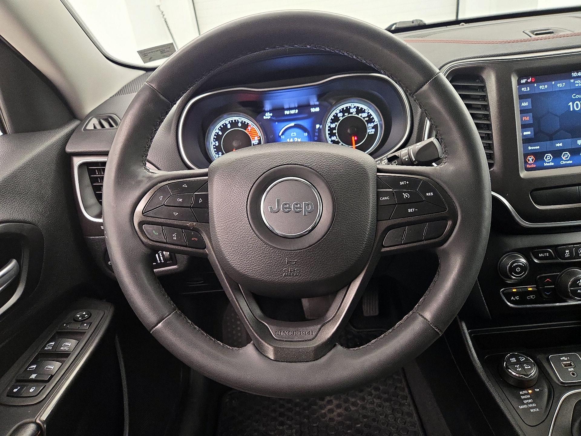 Thumbnail: 2022 Jeep Cherokee - 10