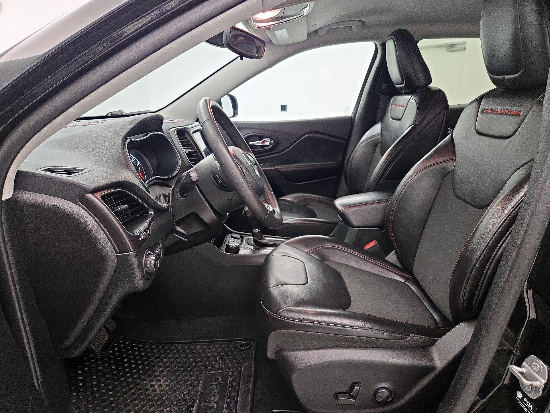 Thumbnail: 2022 Jeep Cherokee - 11