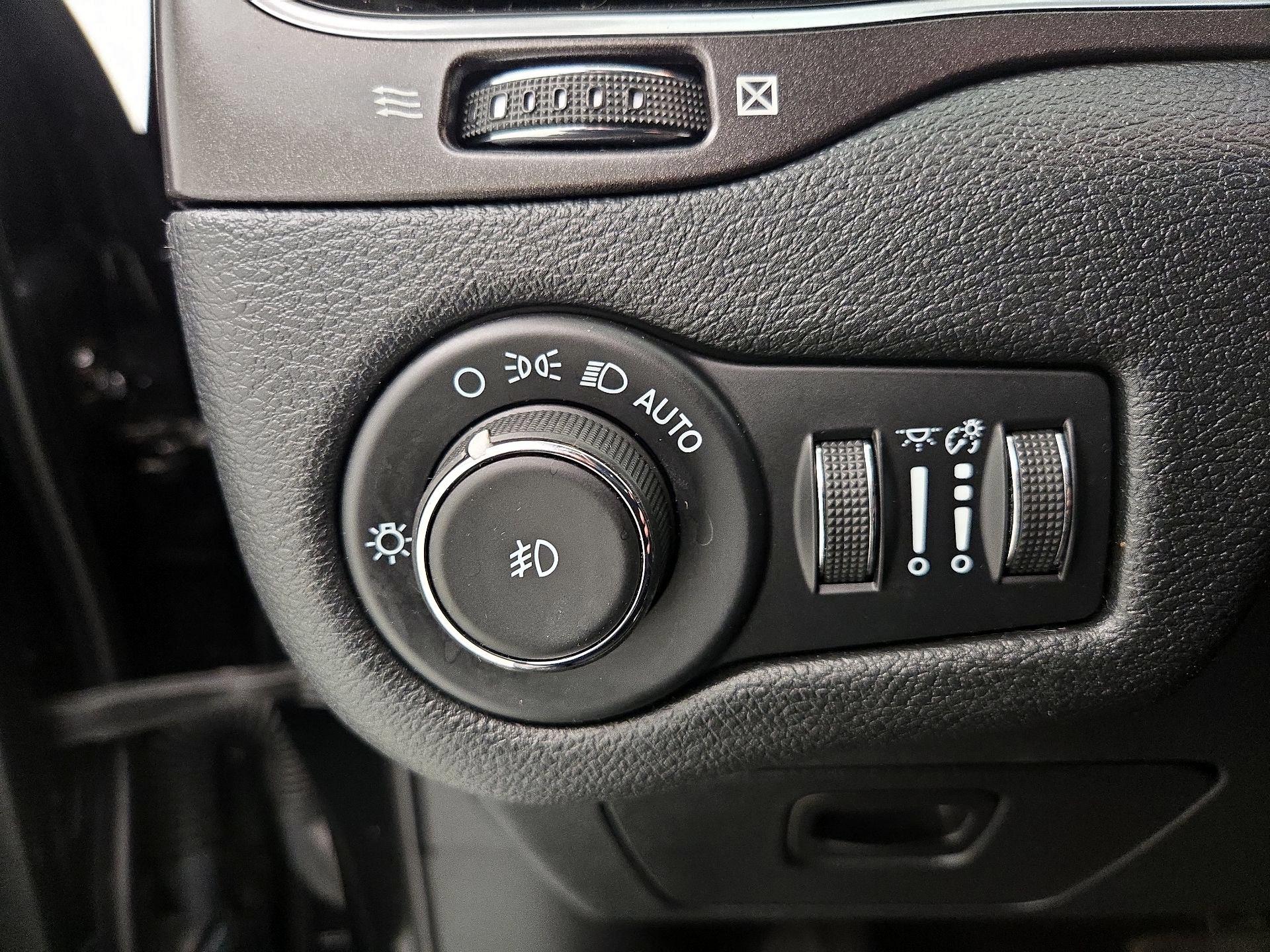 Thumbnail: 2022 Jeep Cherokee - 13