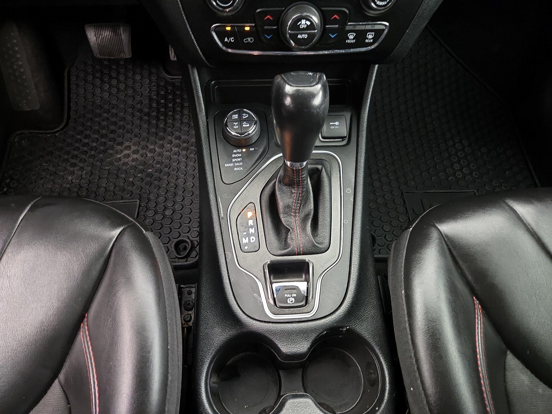 Thumbnail: 2022 Jeep Cherokee - 17