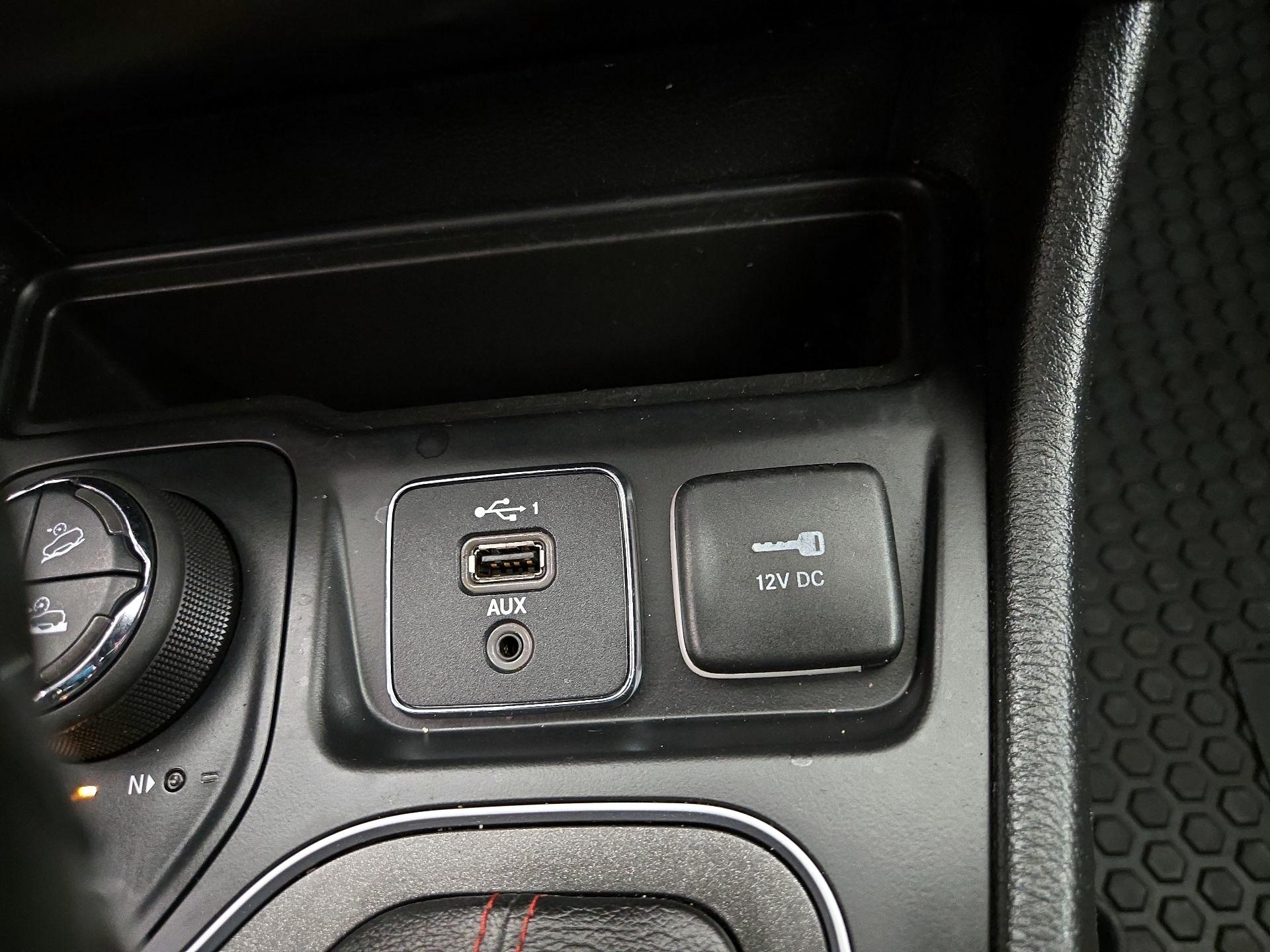 Thumbnail: 2022 Jeep Cherokee - 18