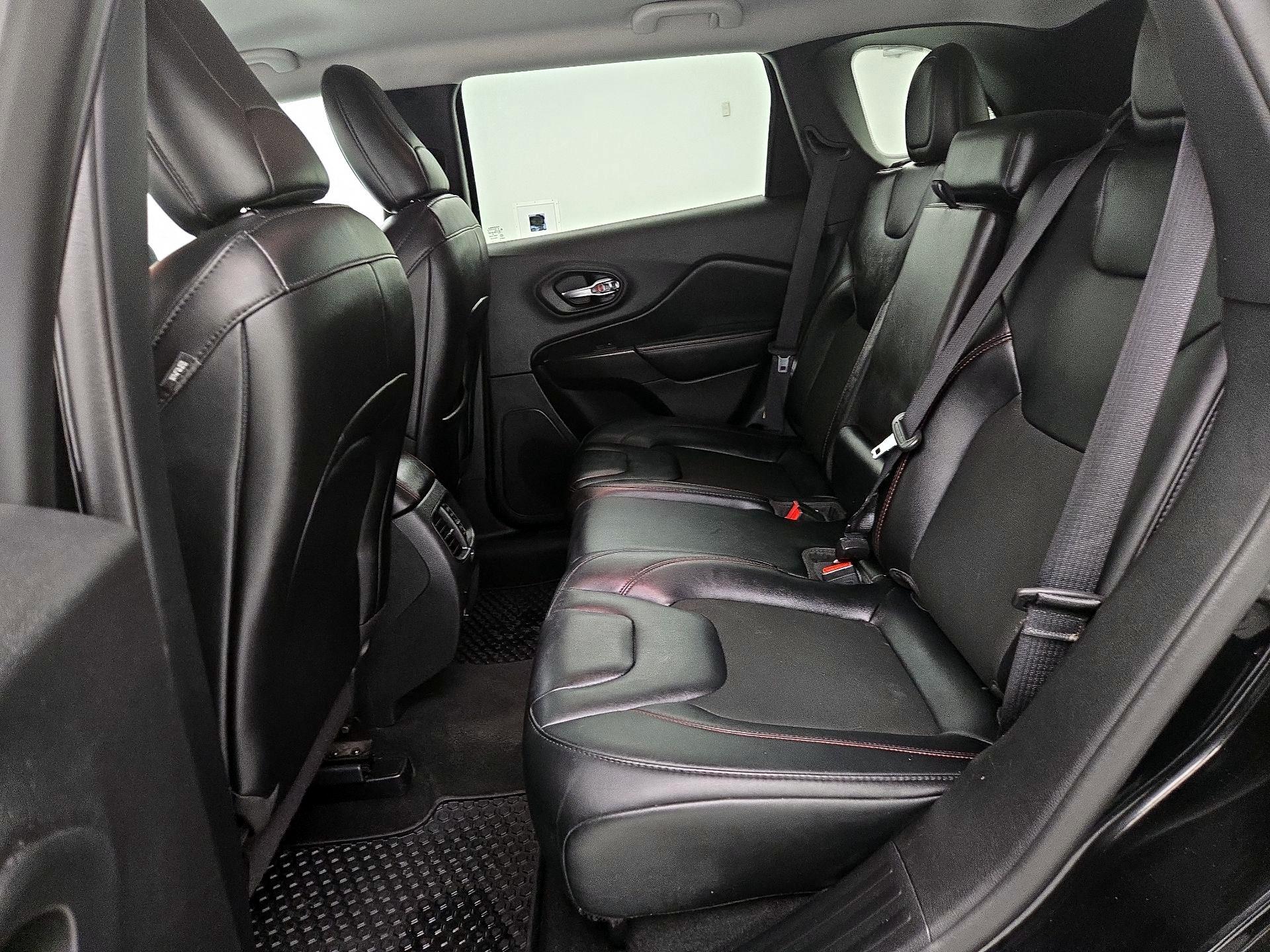 Thumbnail: 2022 Jeep Cherokee - 19