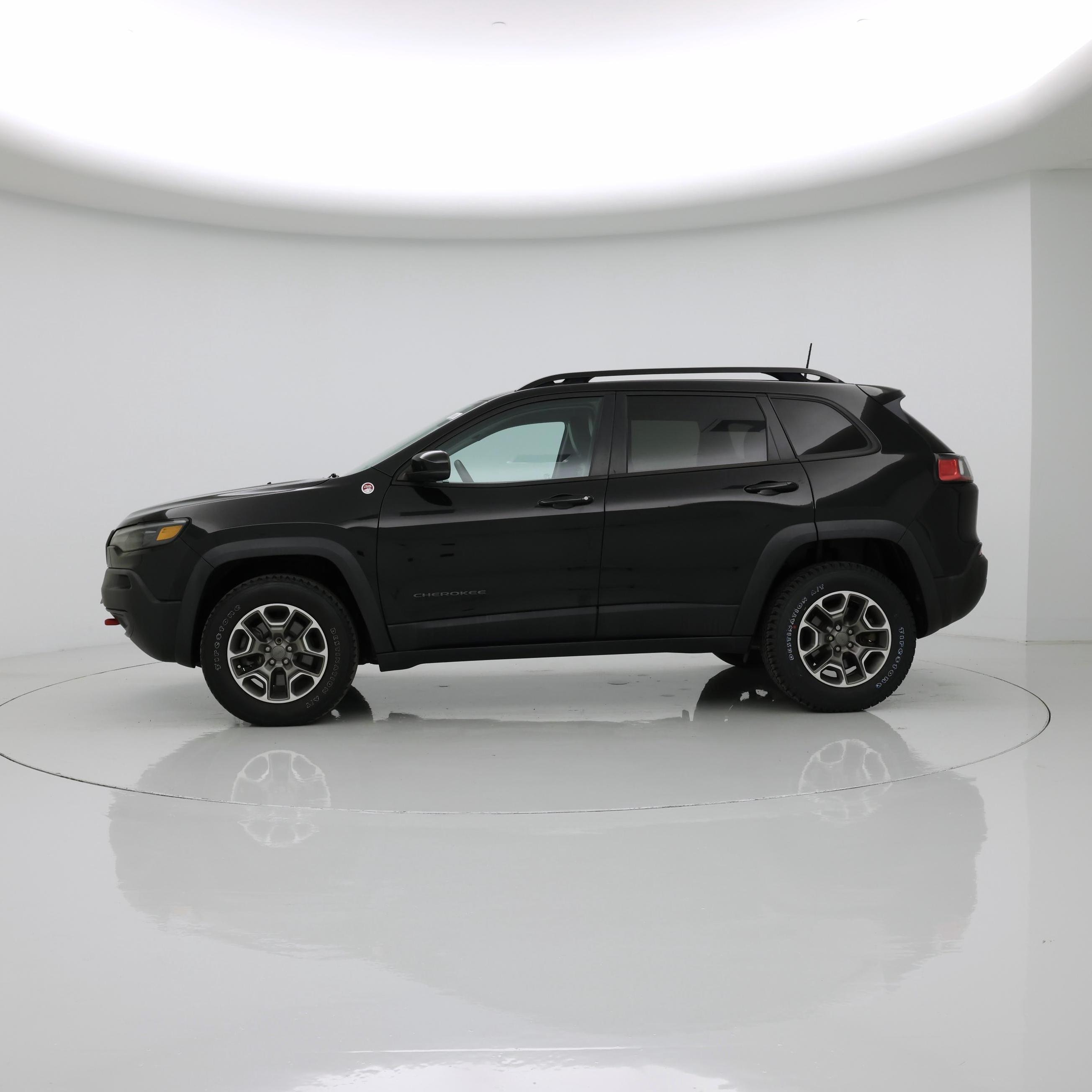 Thumbnail: 2022 Jeep Cherokee - 3