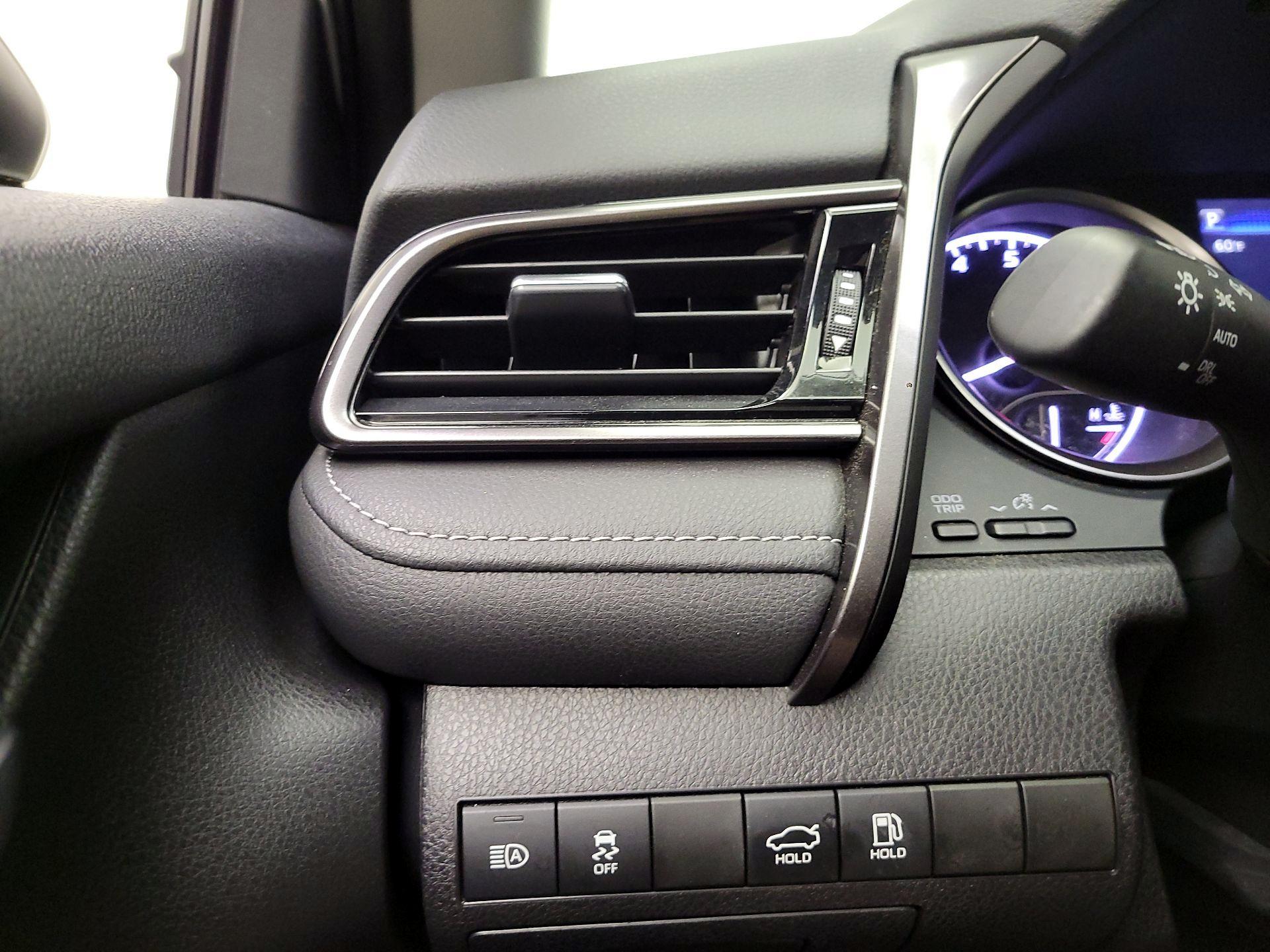 Thumbnail: 2022 Toyota Camry - 13