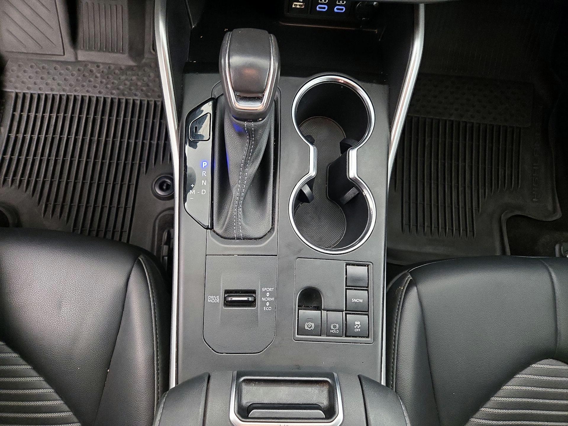 Thumbnail: 2023 Toyota Highlander - 17