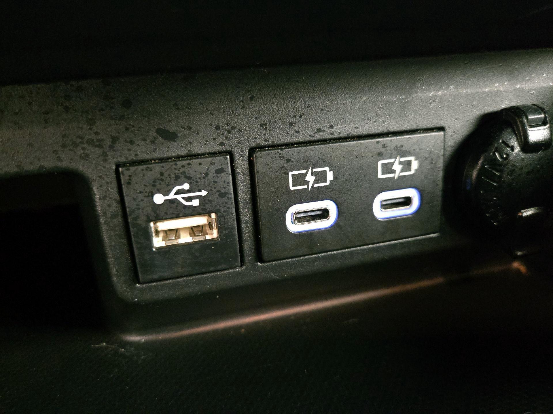 Thumbnail: 2023 Toyota Highlander - 18