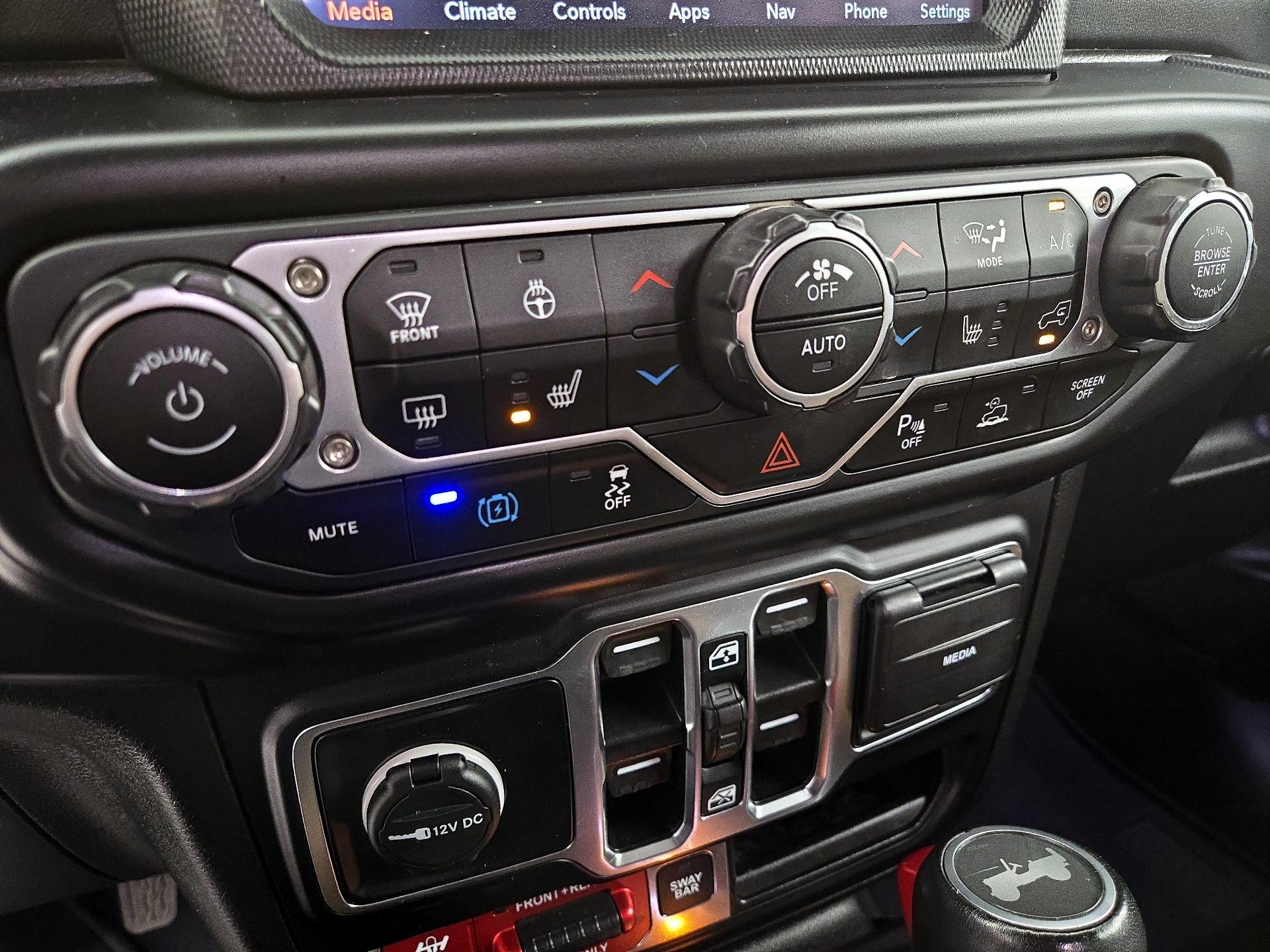 Thumbnail: 2022 Jeep Wrangler - 17