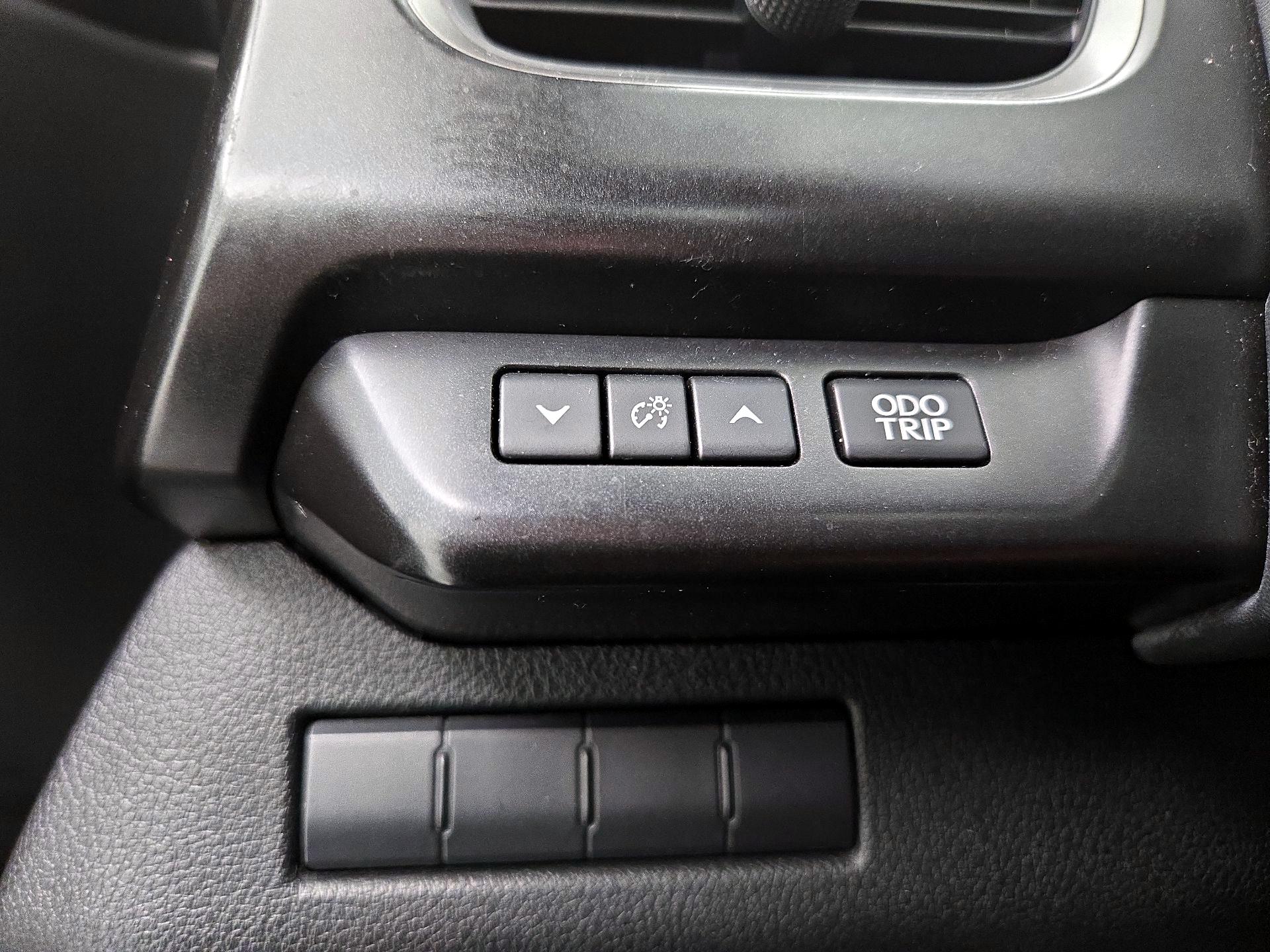 Thumbnail: 2020 Lexus UX - 13