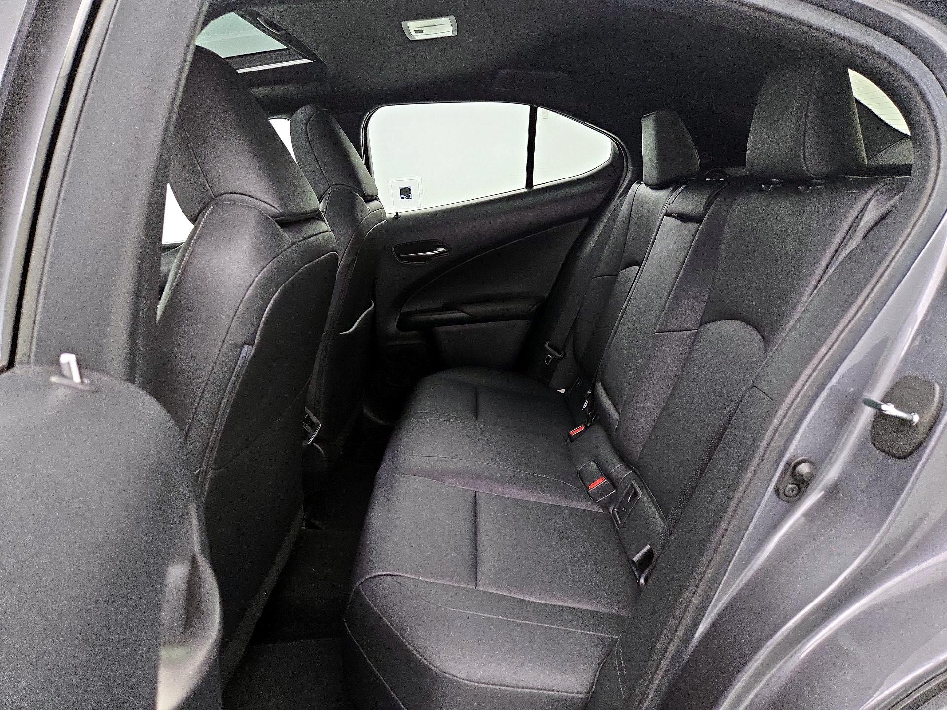 Thumbnail: 2020 Lexus UX - 20