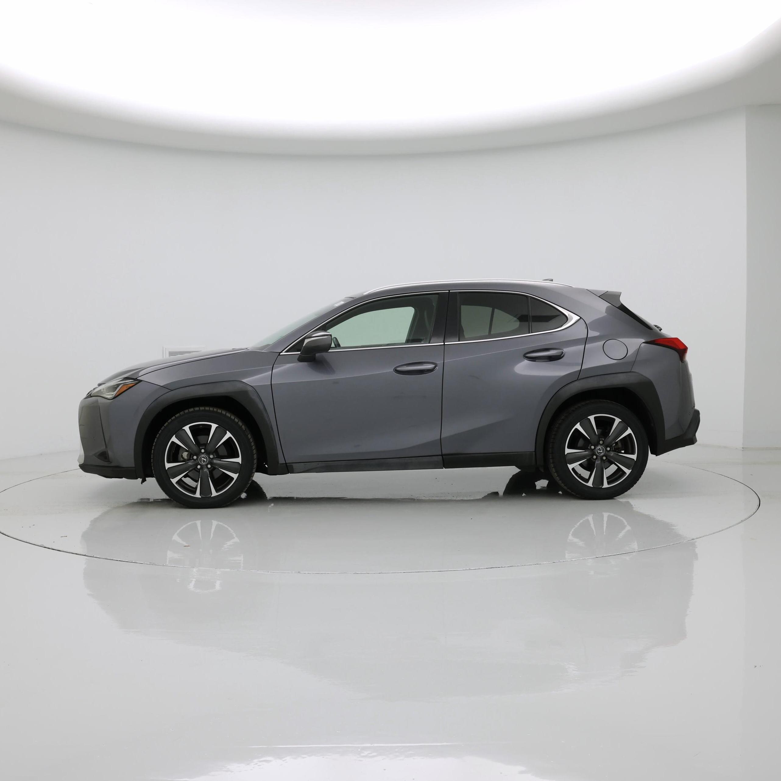 Thumbnail: 2020 Lexus UX - 3