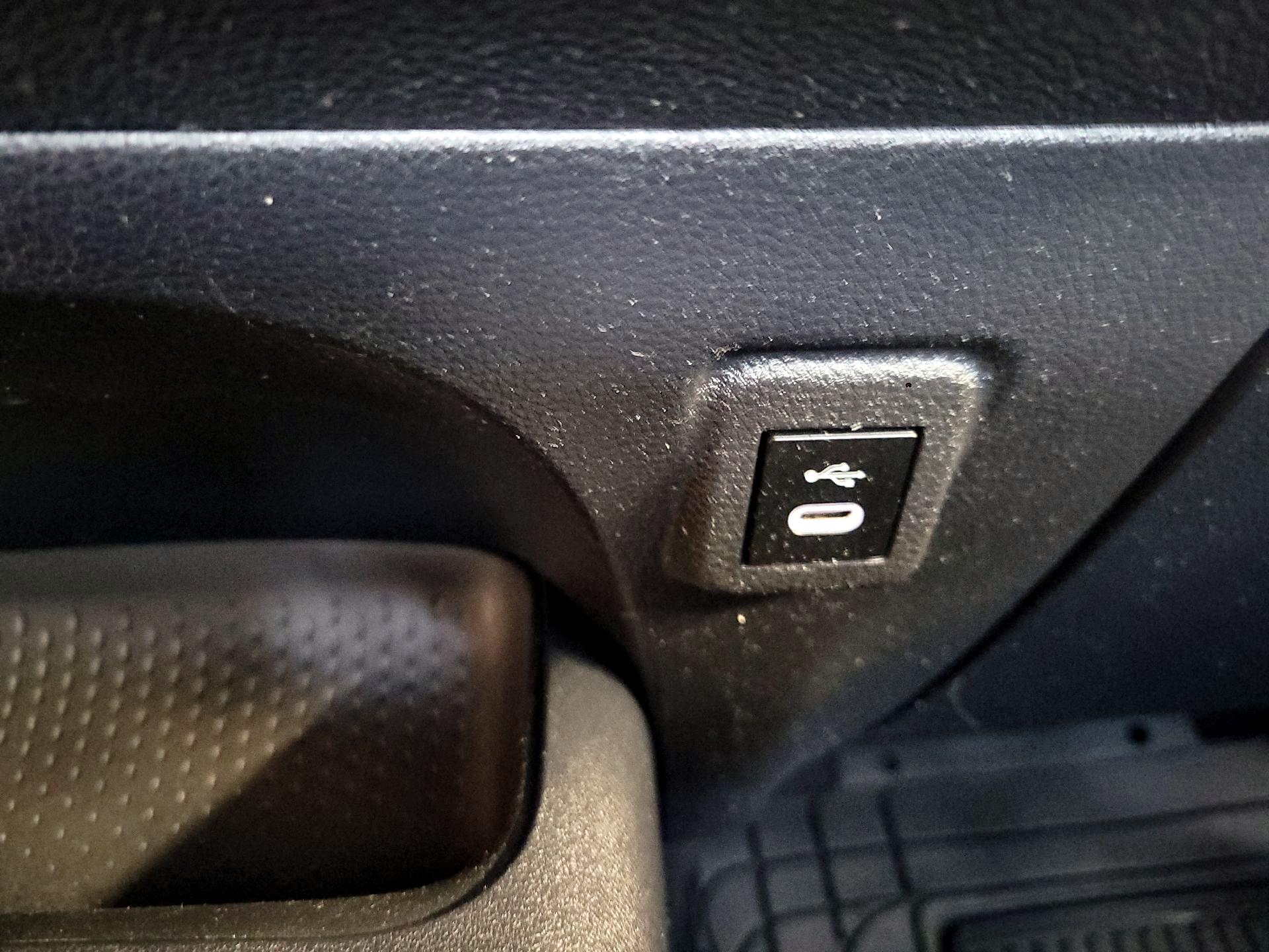 Thumbnail: 2023 Toyota Corolla - 18