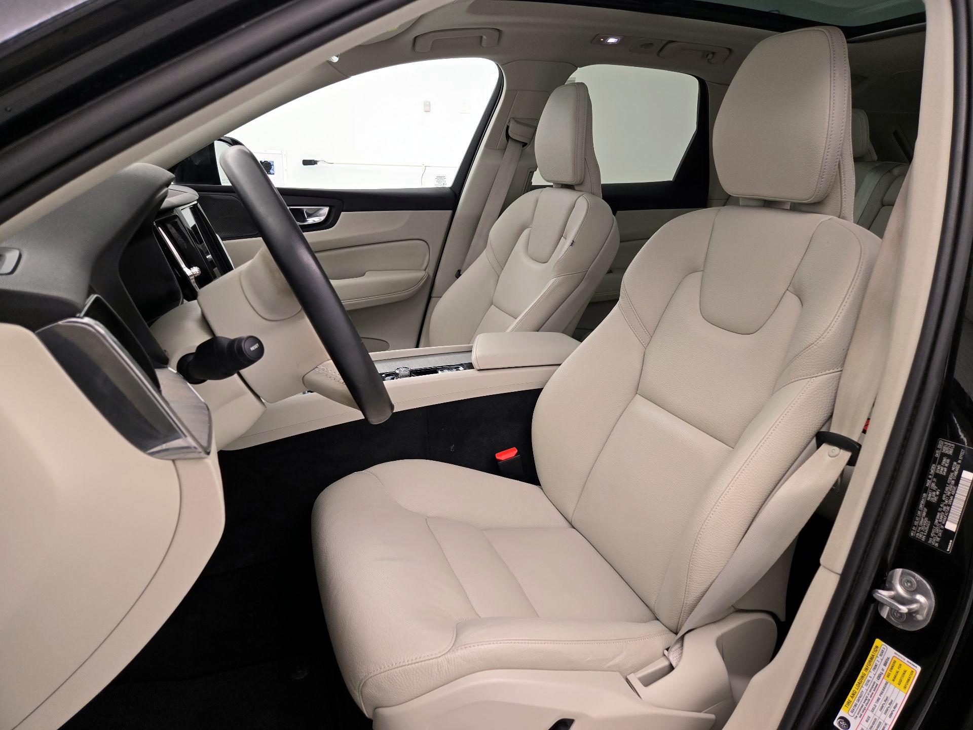 Thumbnail: 2023 Volvo XC60 - 11