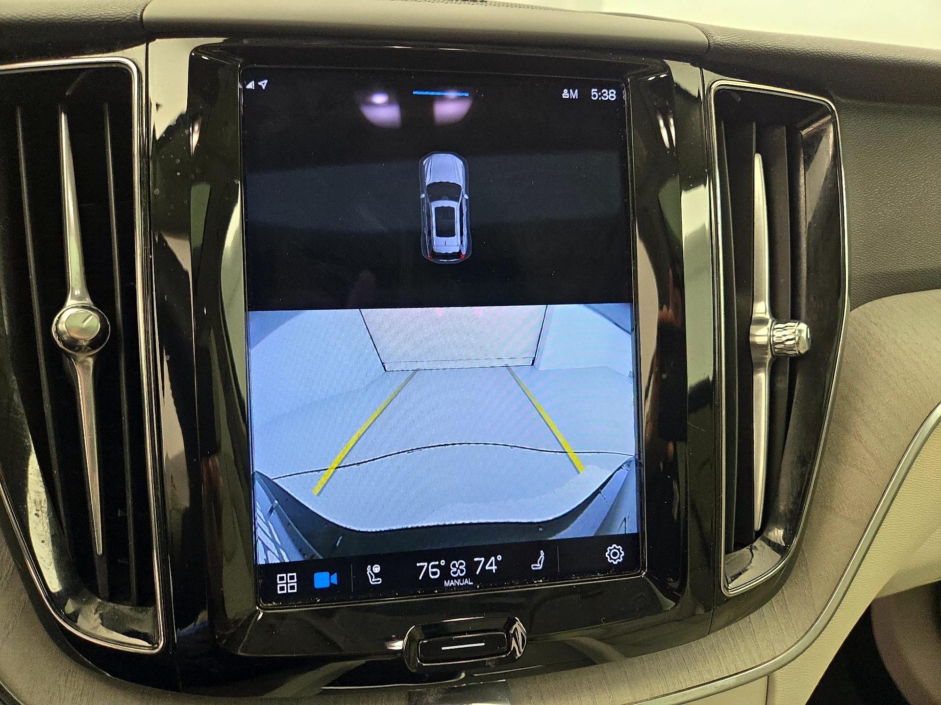 Thumbnail: 2023 Volvo XC60 - 15