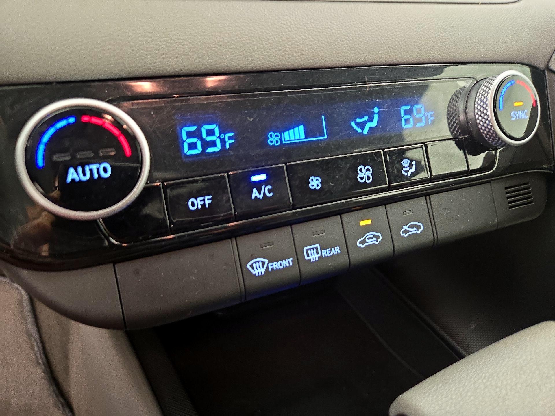 Thumbnail: 2024 Hyundai Elantra - 17