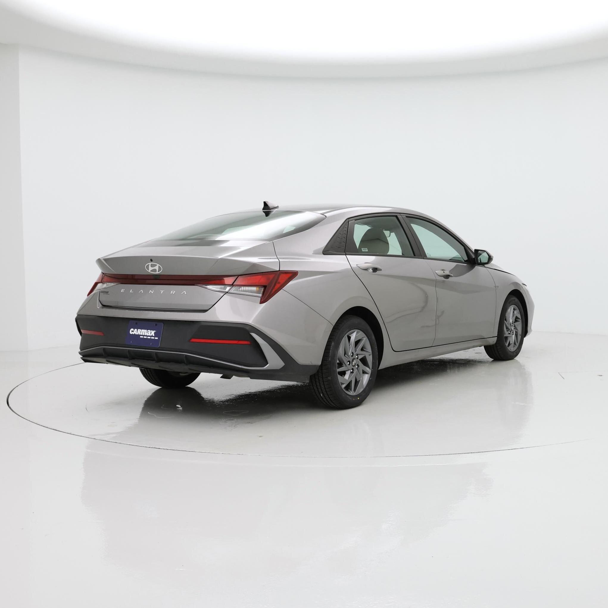 Thumbnail: 2024 Hyundai Elantra - 8