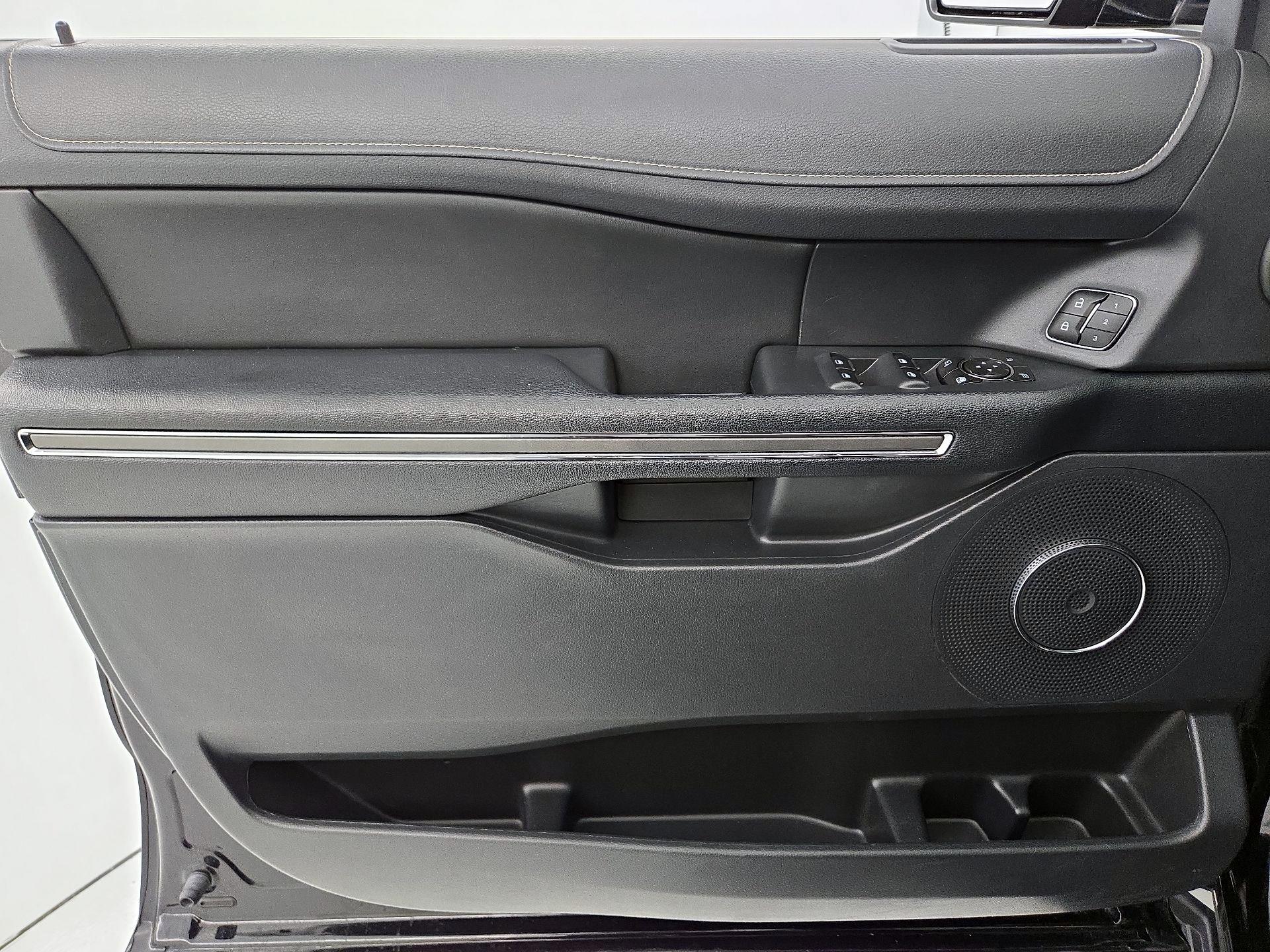 Thumbnail: 2022 Ford Expedition - 12