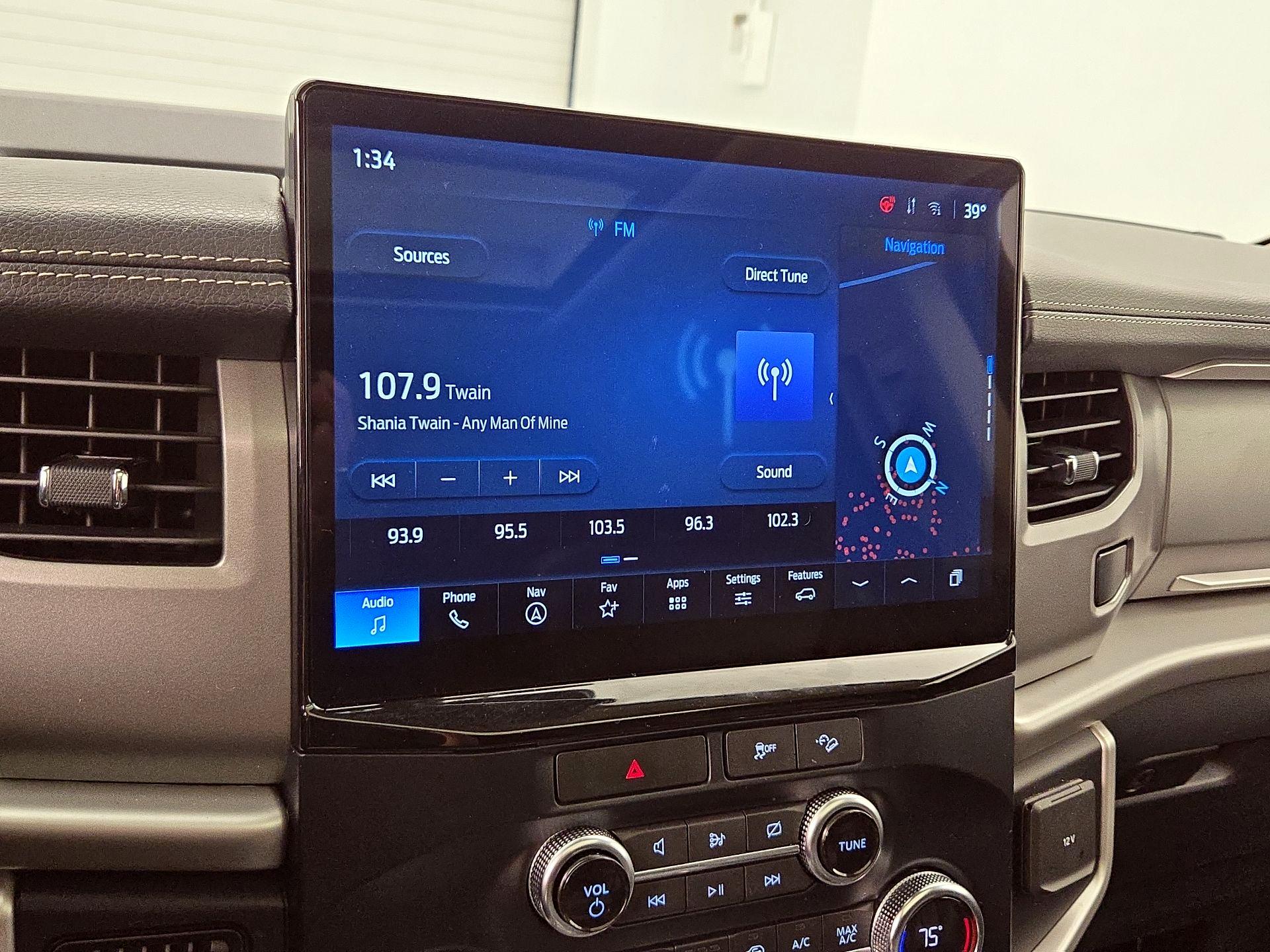 Thumbnail: 2022 Ford Expedition - 16