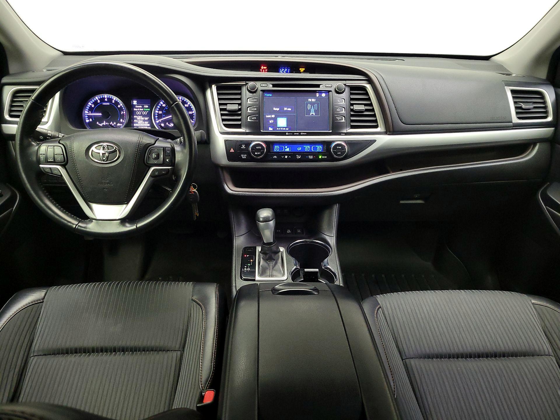 Thumbnail: 2017 Toyota Highlander - 9