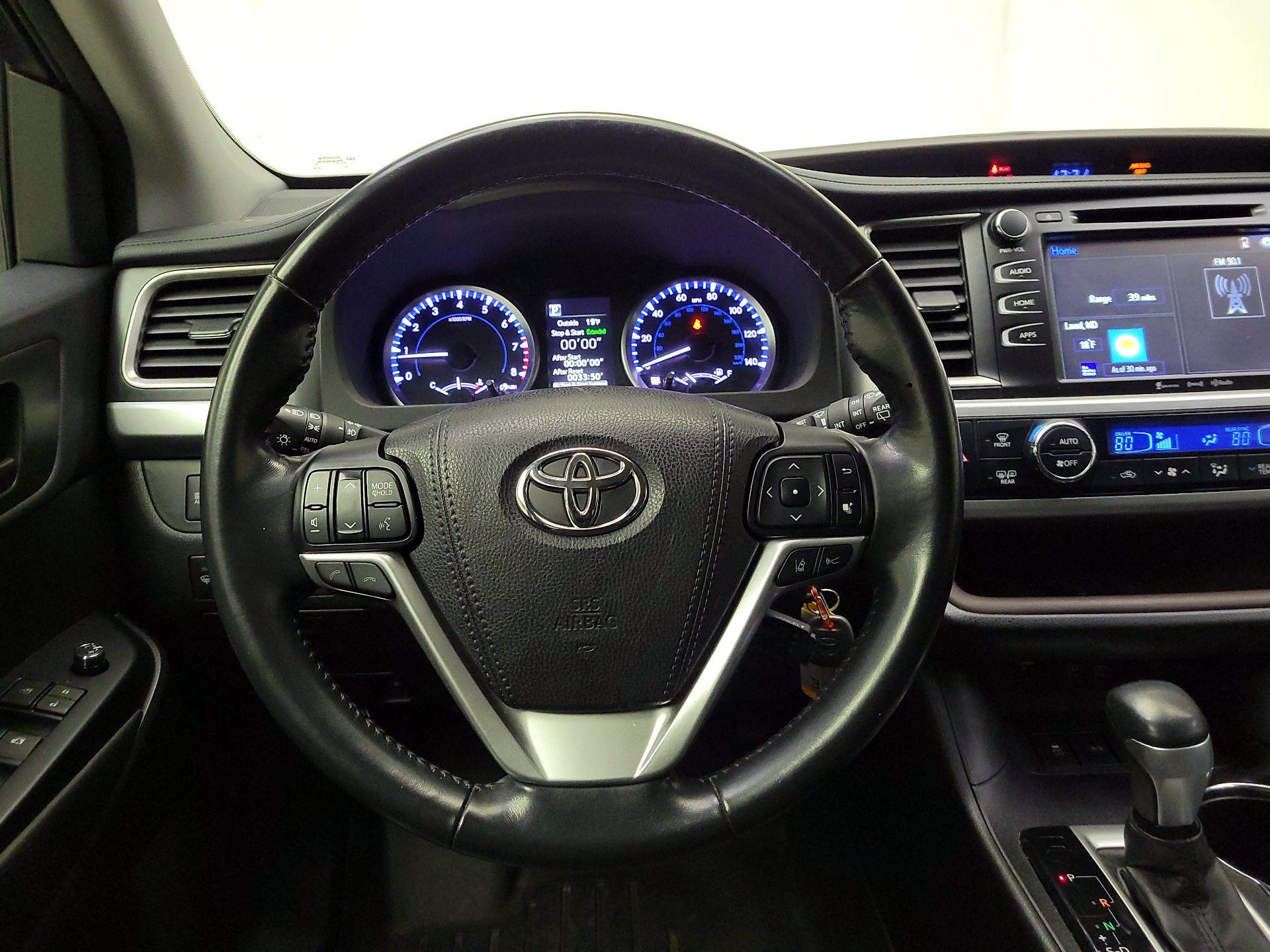 Thumbnail: 2017 Toyota Highlander - 10