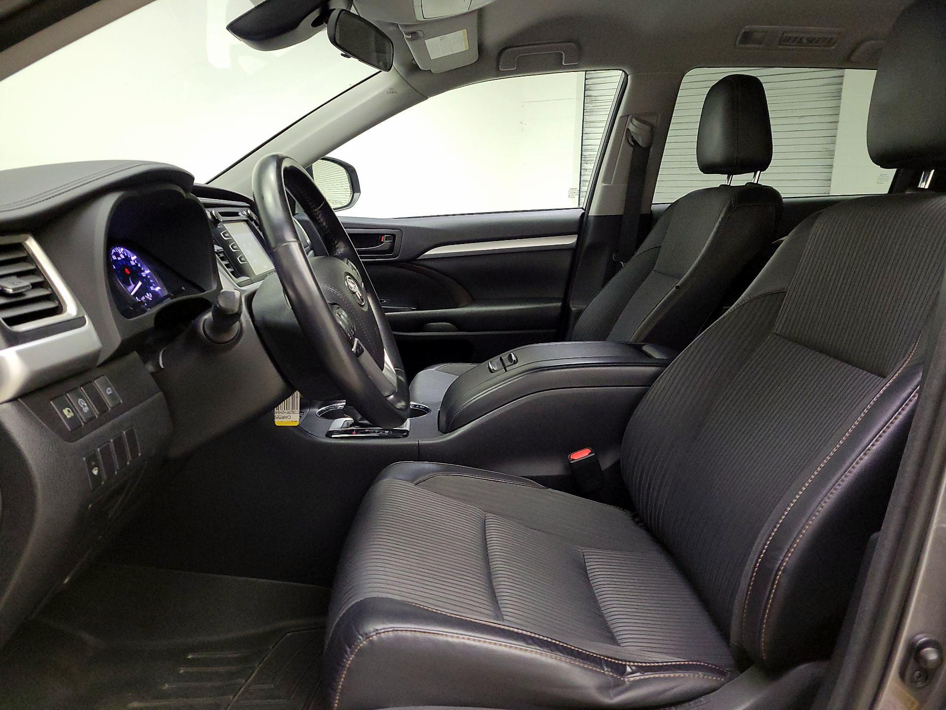 Thumbnail: 2017 Toyota Highlander - 11