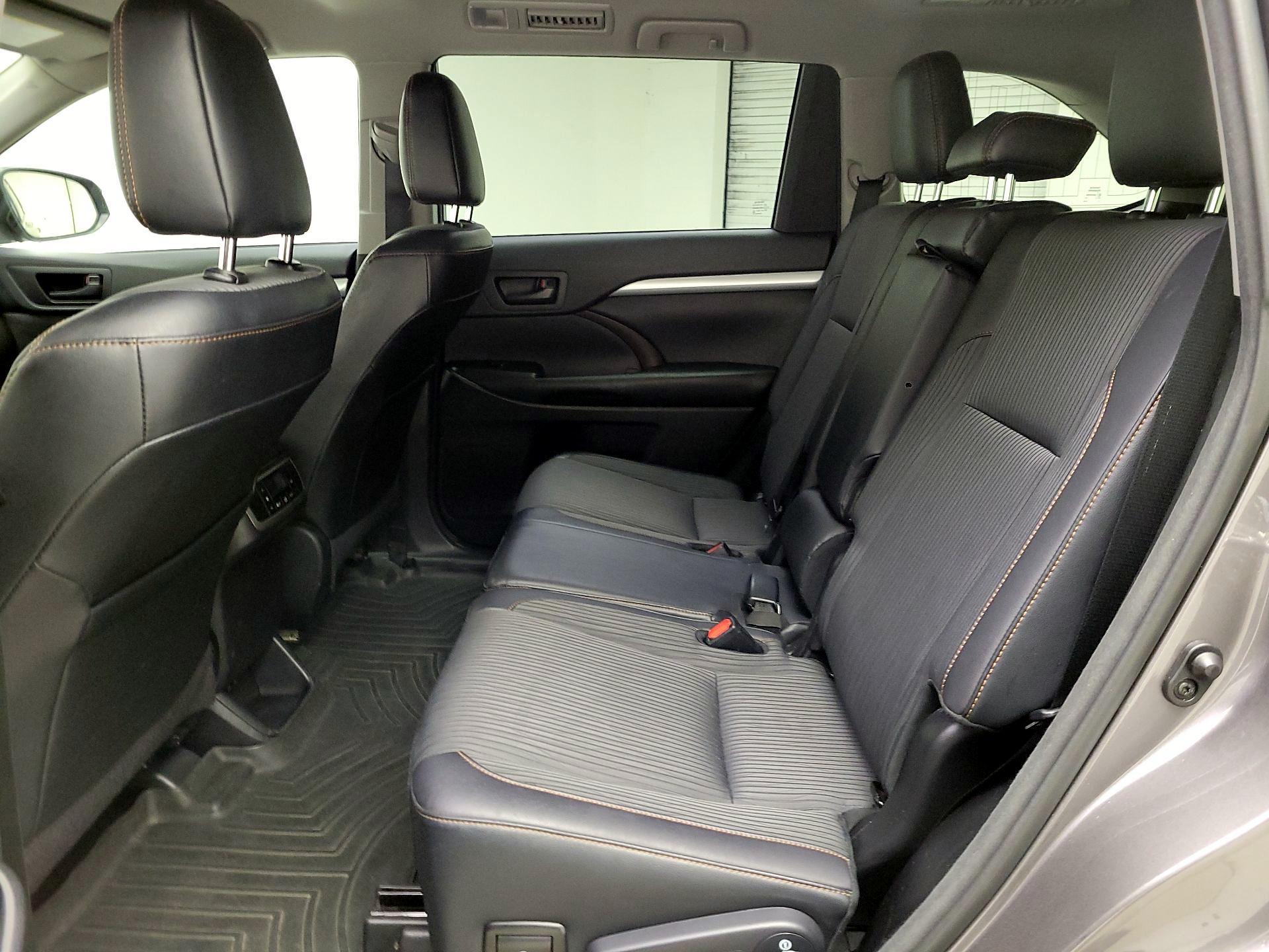 Thumbnail: 2017 Toyota Highlander - 19