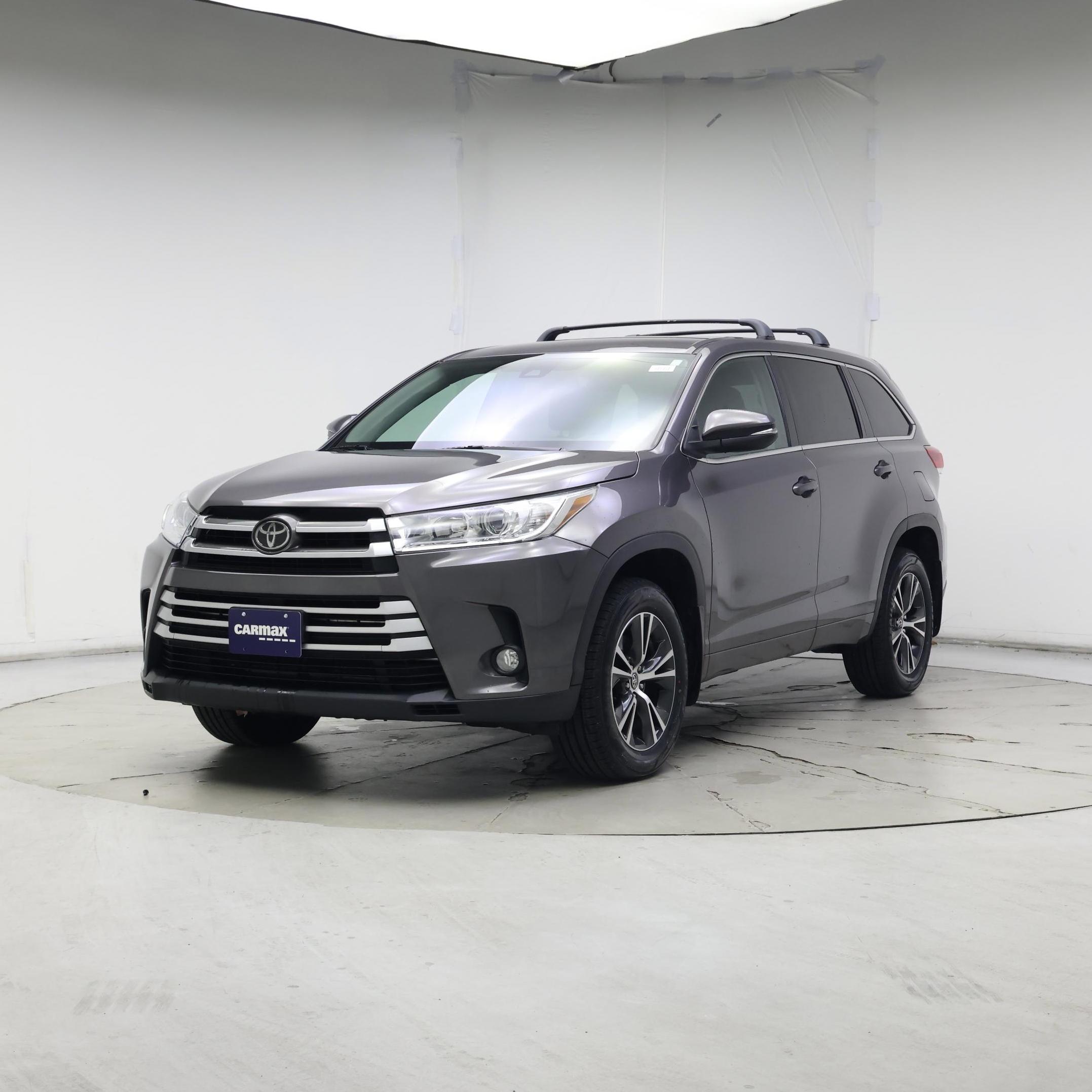 Thumbnail: 2017 Toyota Highlander - 4