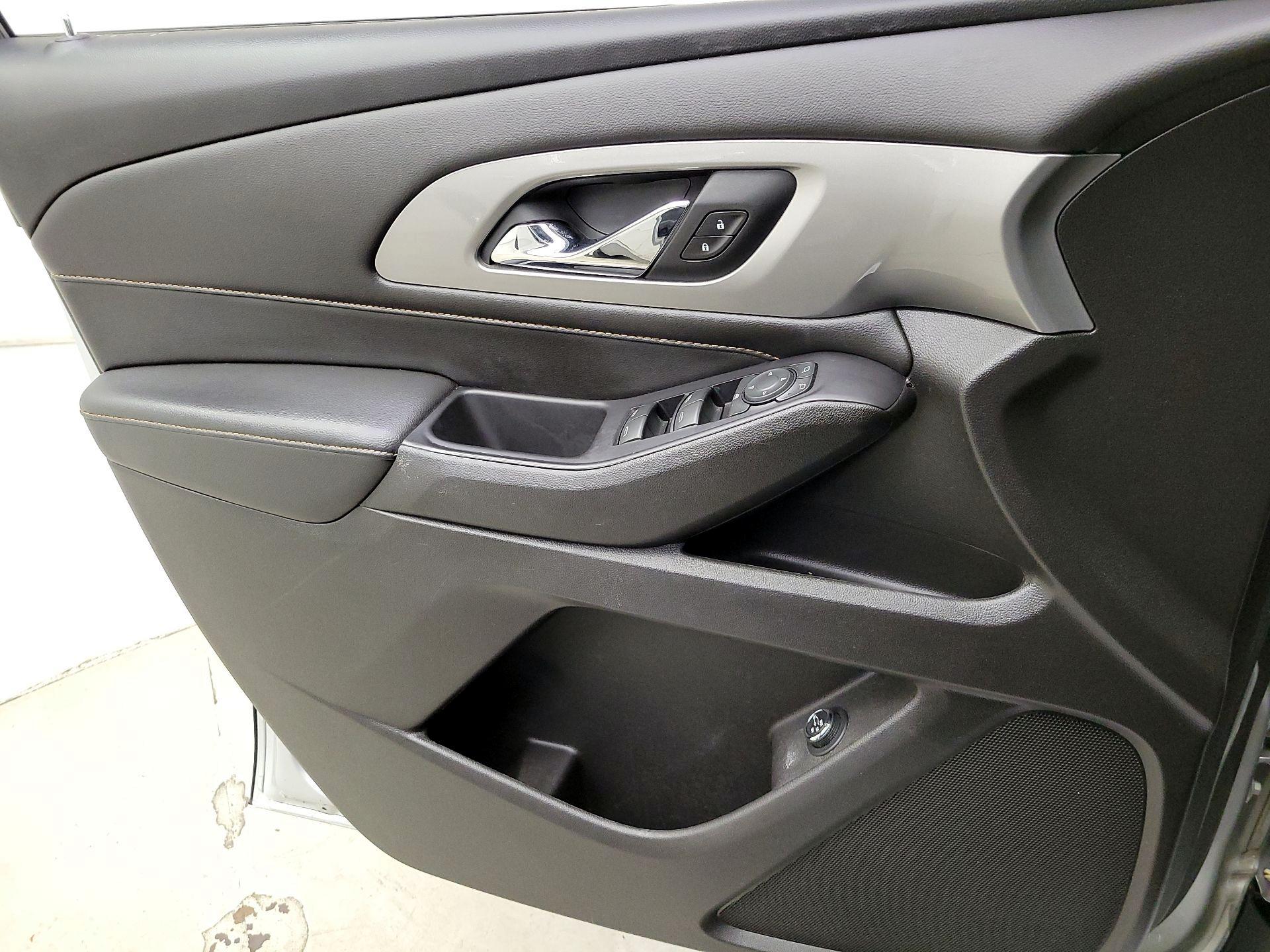 Thumbnail: 2018 Chevrolet Traverse - 12