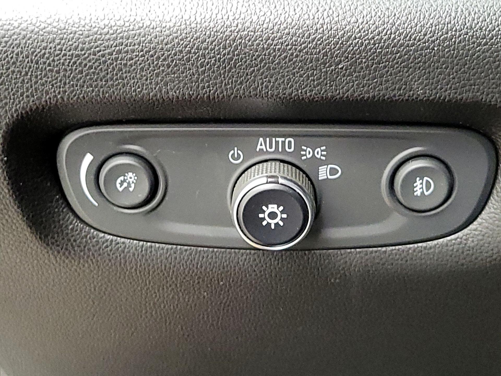 Thumbnail: 2018 Chevrolet Traverse - 13