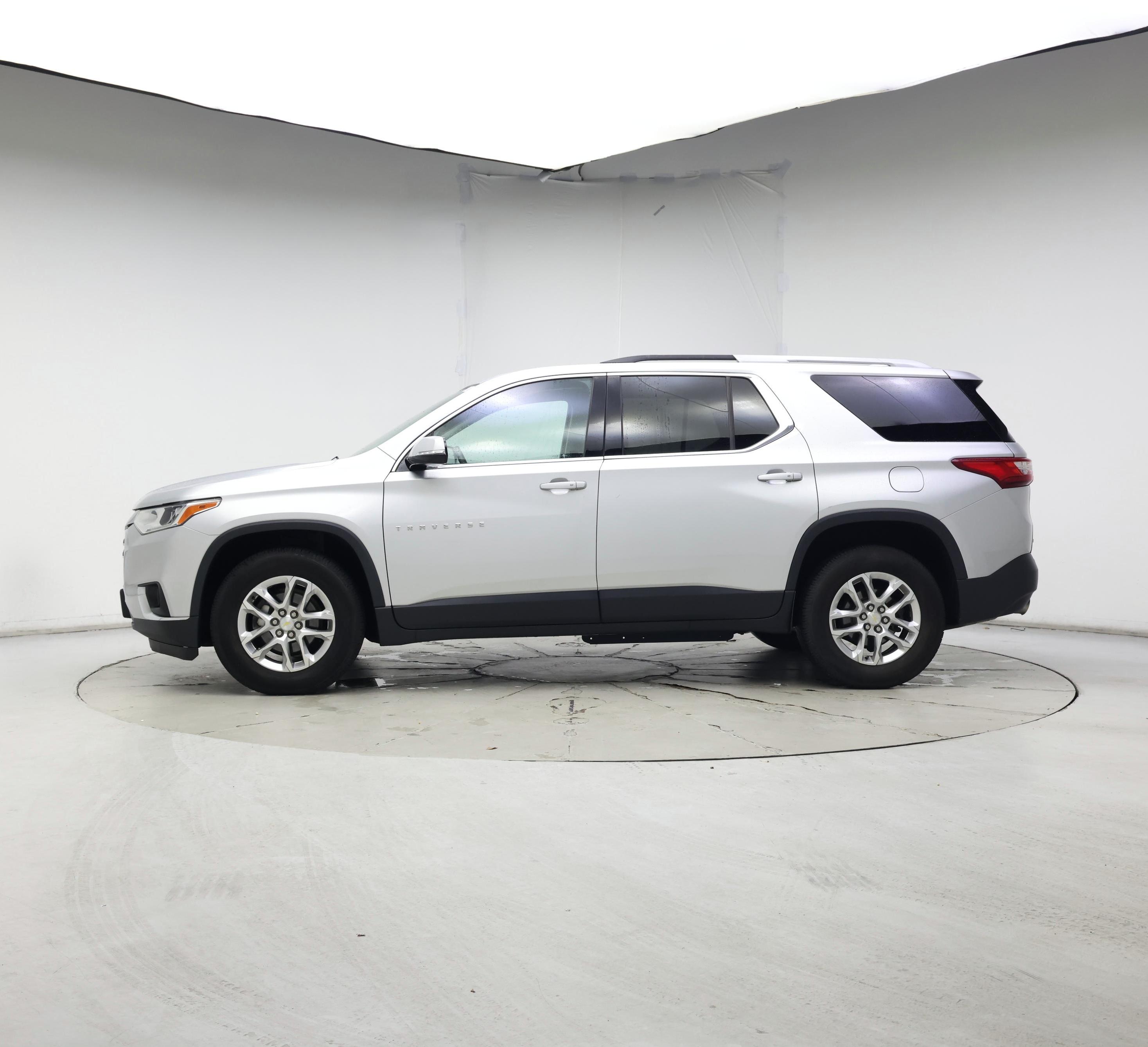 Thumbnail: 2018 Chevrolet Traverse - 3