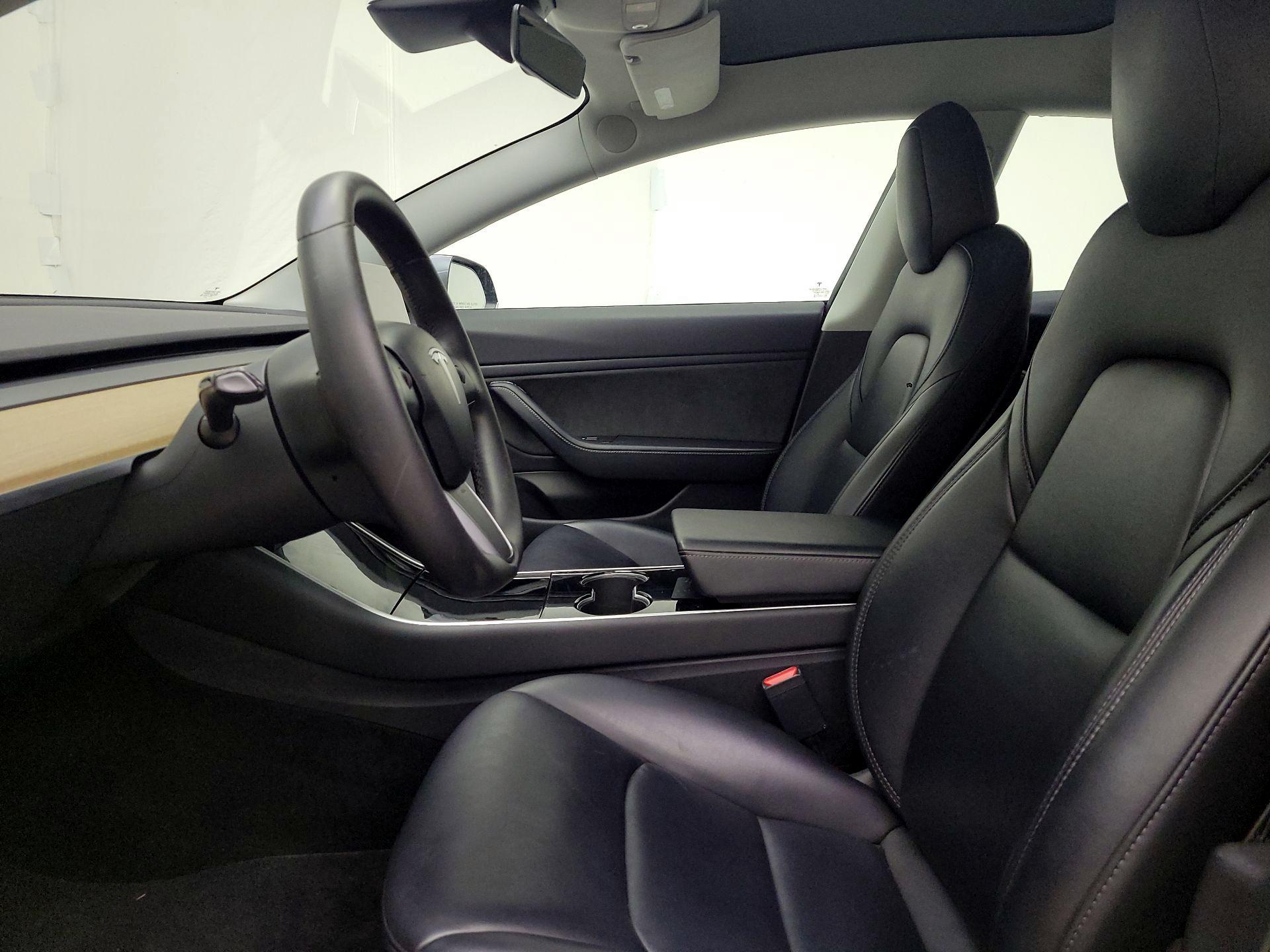 Thumbnail: 2020 Tesla Model 3 - 11