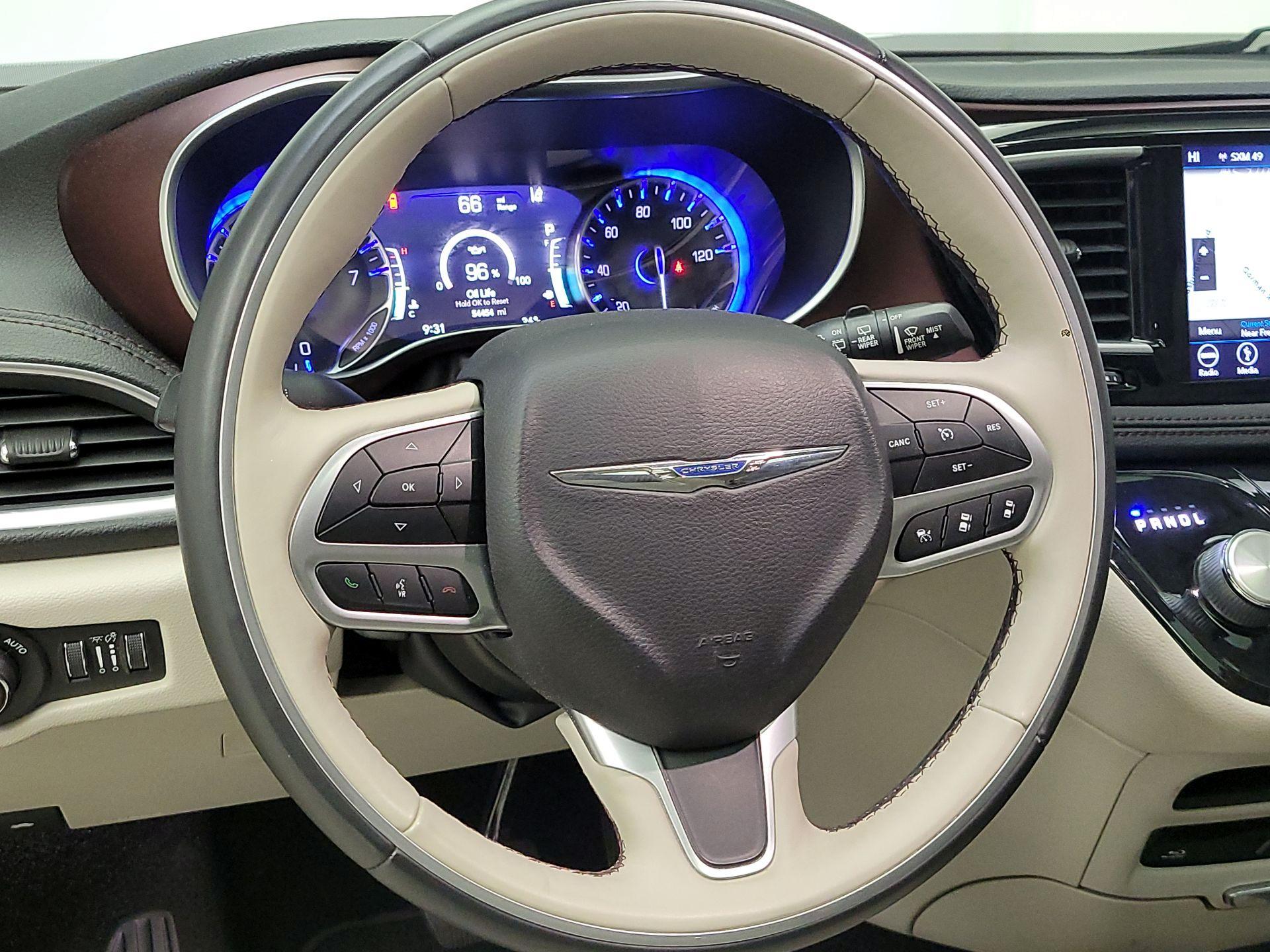 Thumbnail: 2018 Chrysler Pacifica - 10