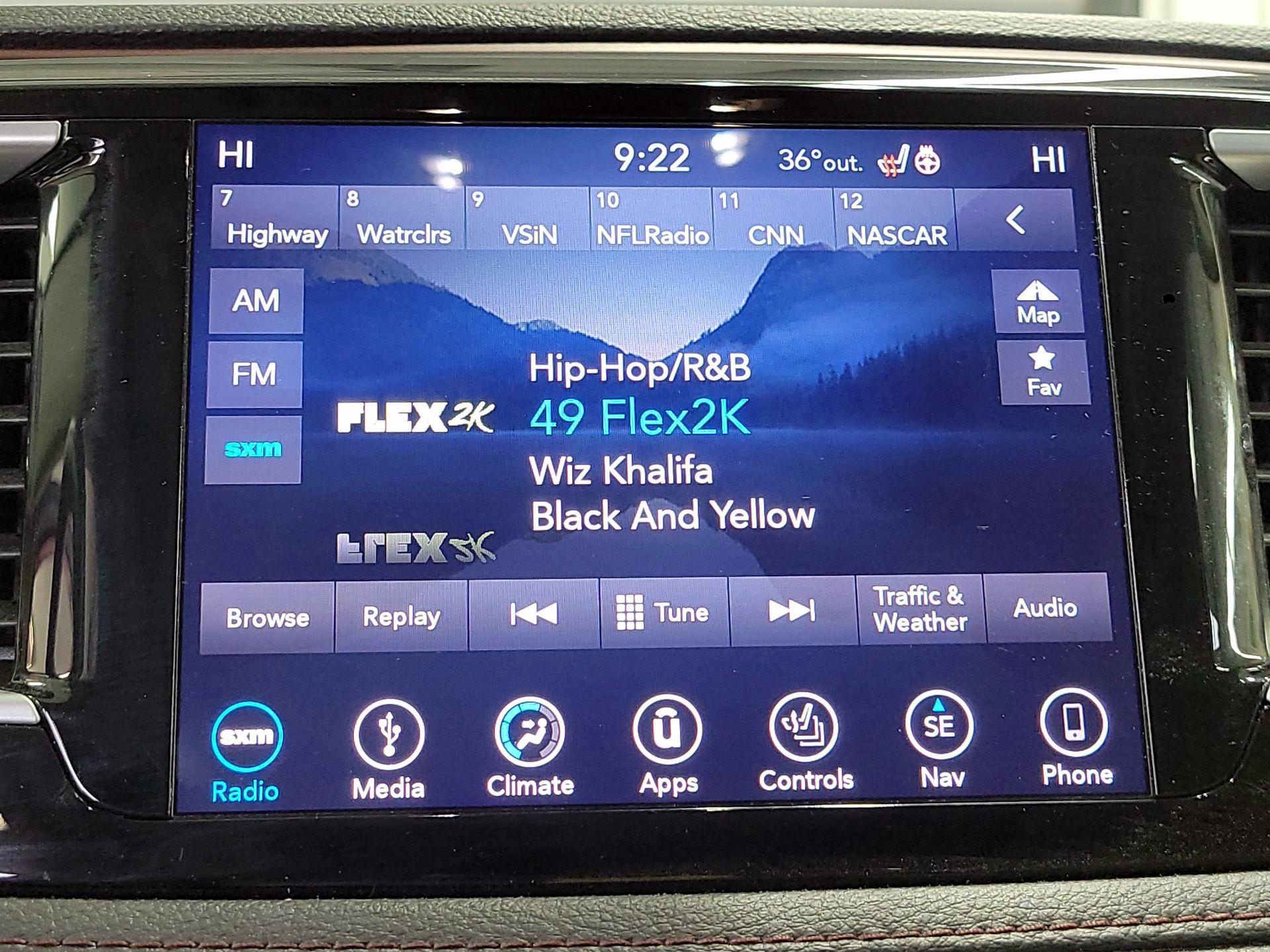 Thumbnail: 2018 Chrysler Pacifica - 16