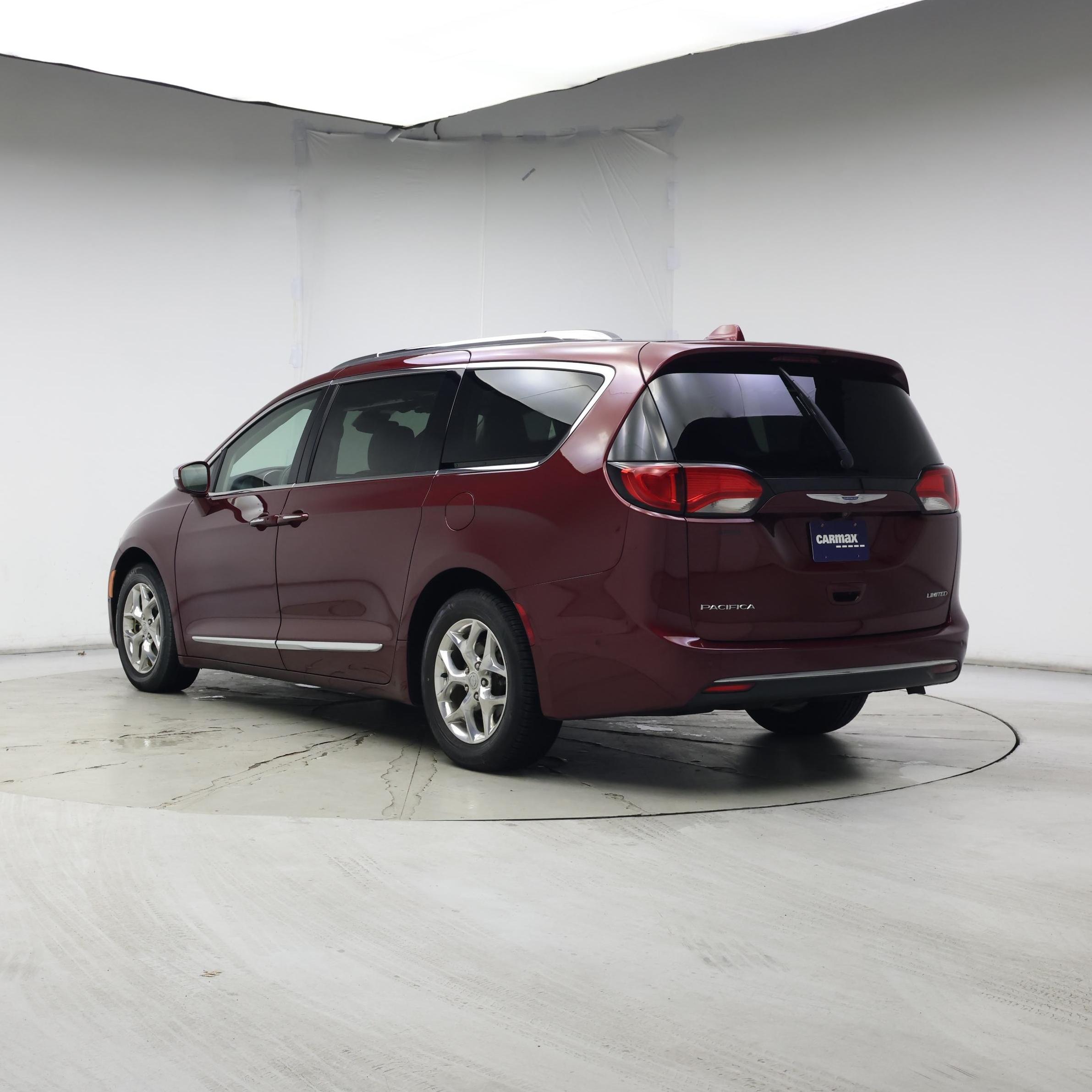 Thumbnail: 2018 Chrysler Pacifica - 2