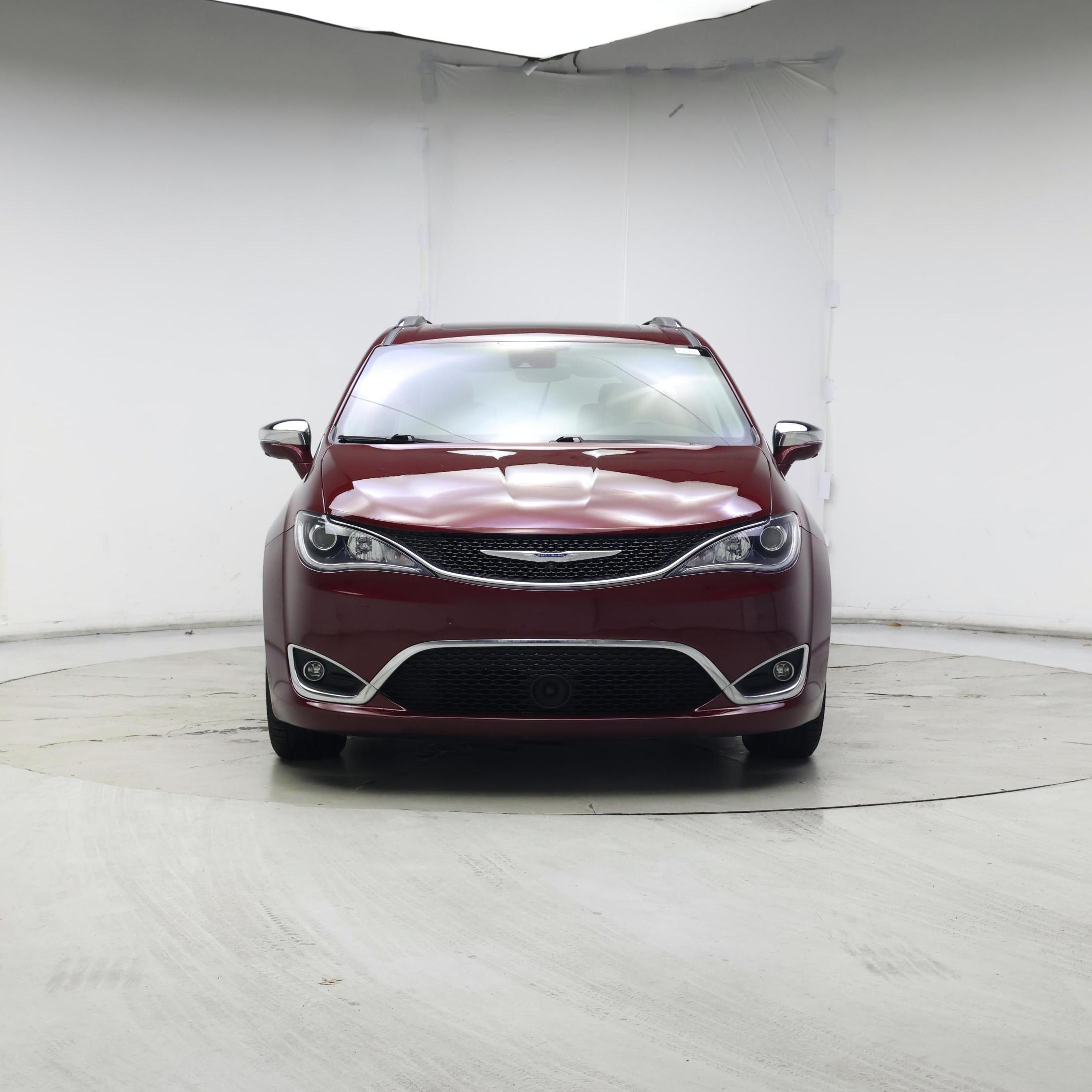 Thumbnail: 2018 Chrysler Pacifica - 5