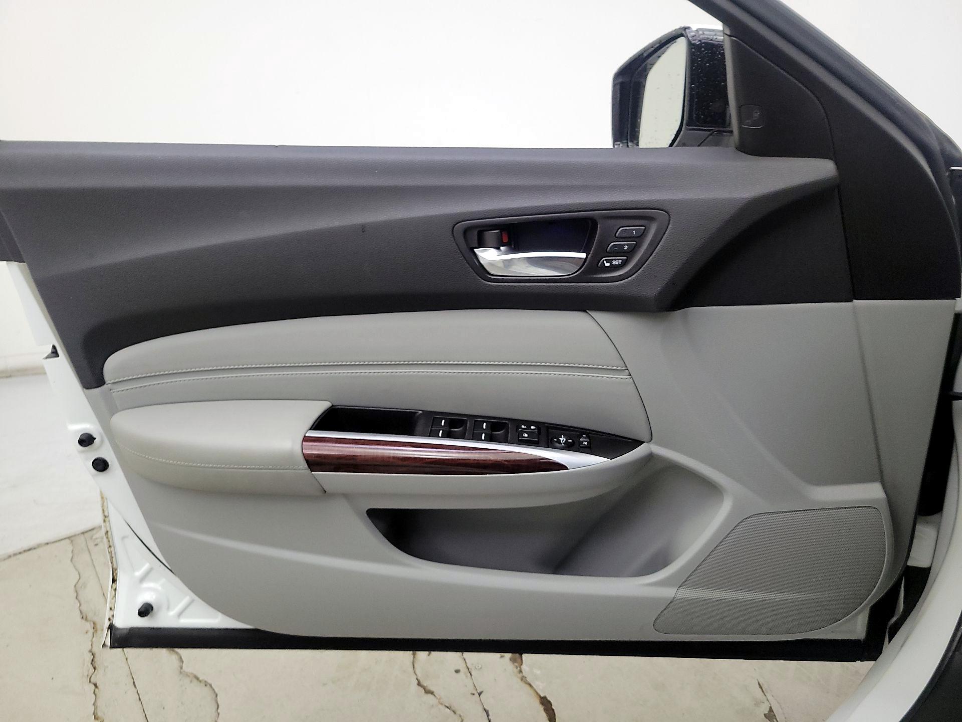 Thumbnail: 2015 Acura TLX - 12