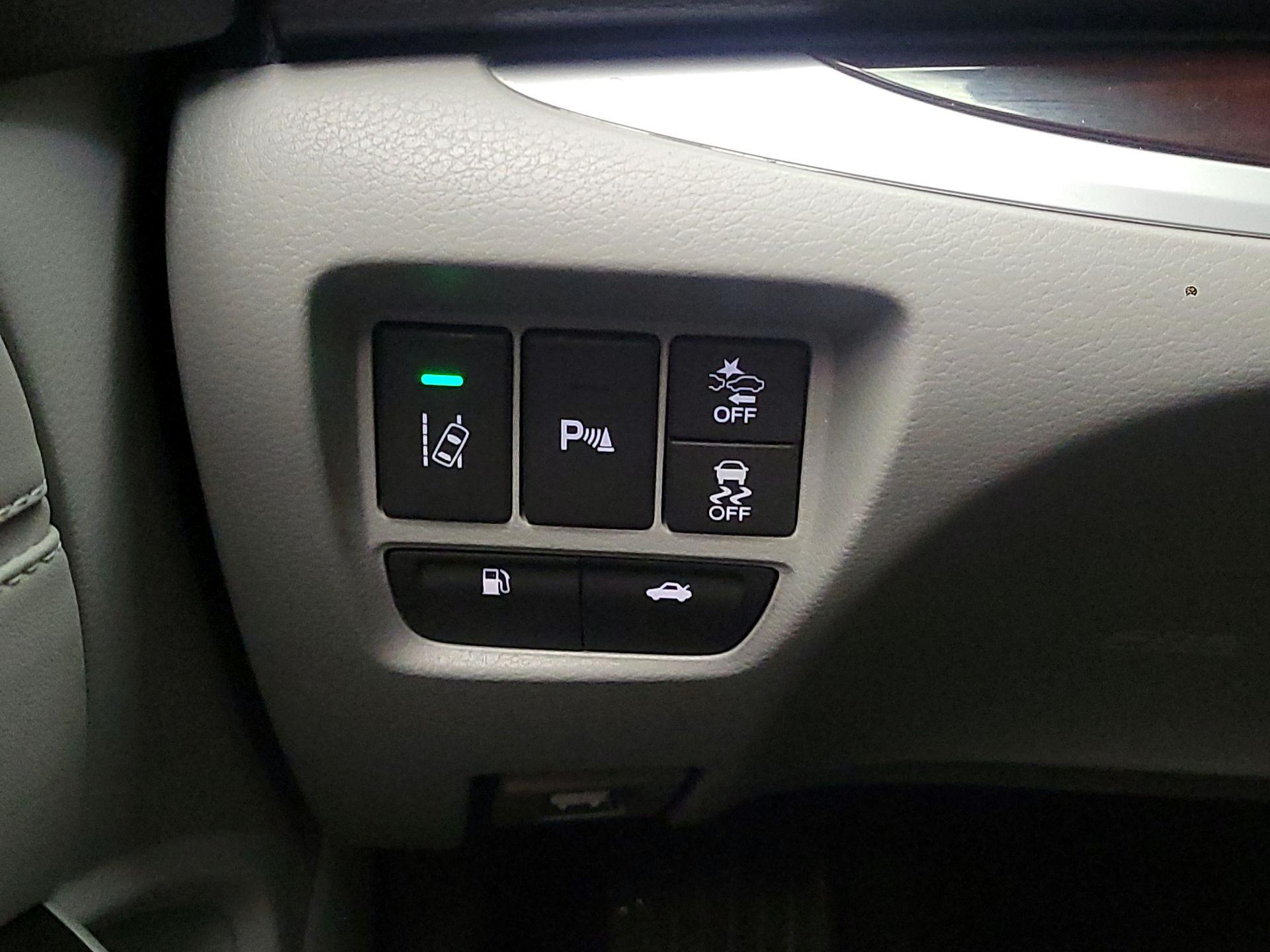 Thumbnail: 2015 Acura TLX - 13