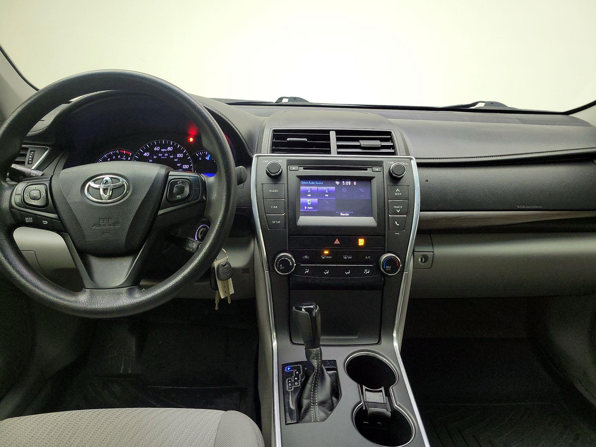 Thumbnail: 2015 Toyota Camry - 9