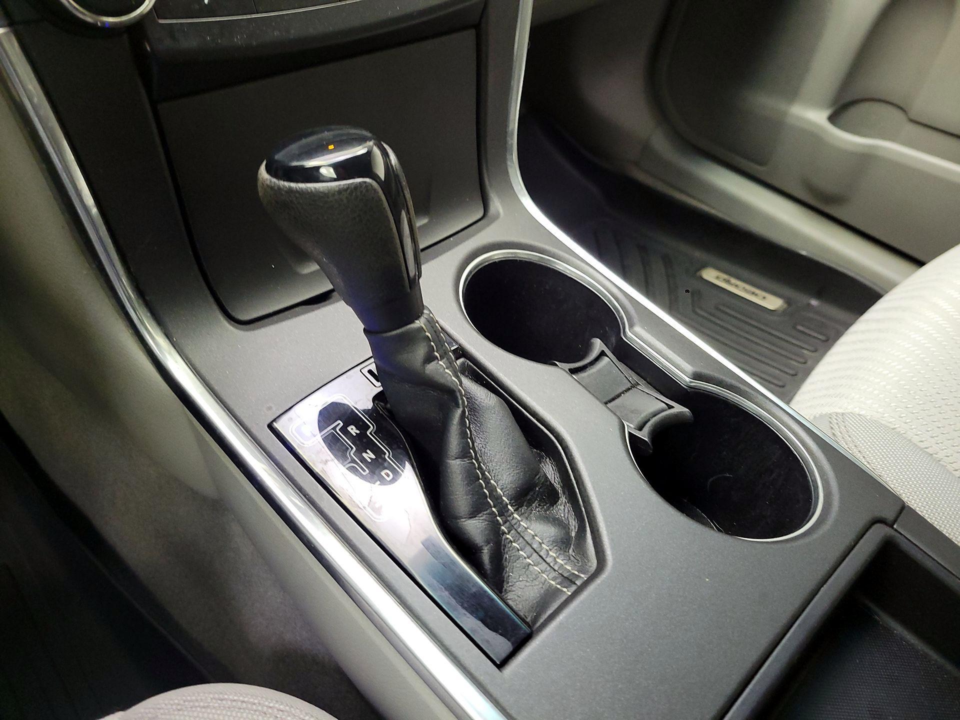 Thumbnail: 2015 Toyota Camry - 17