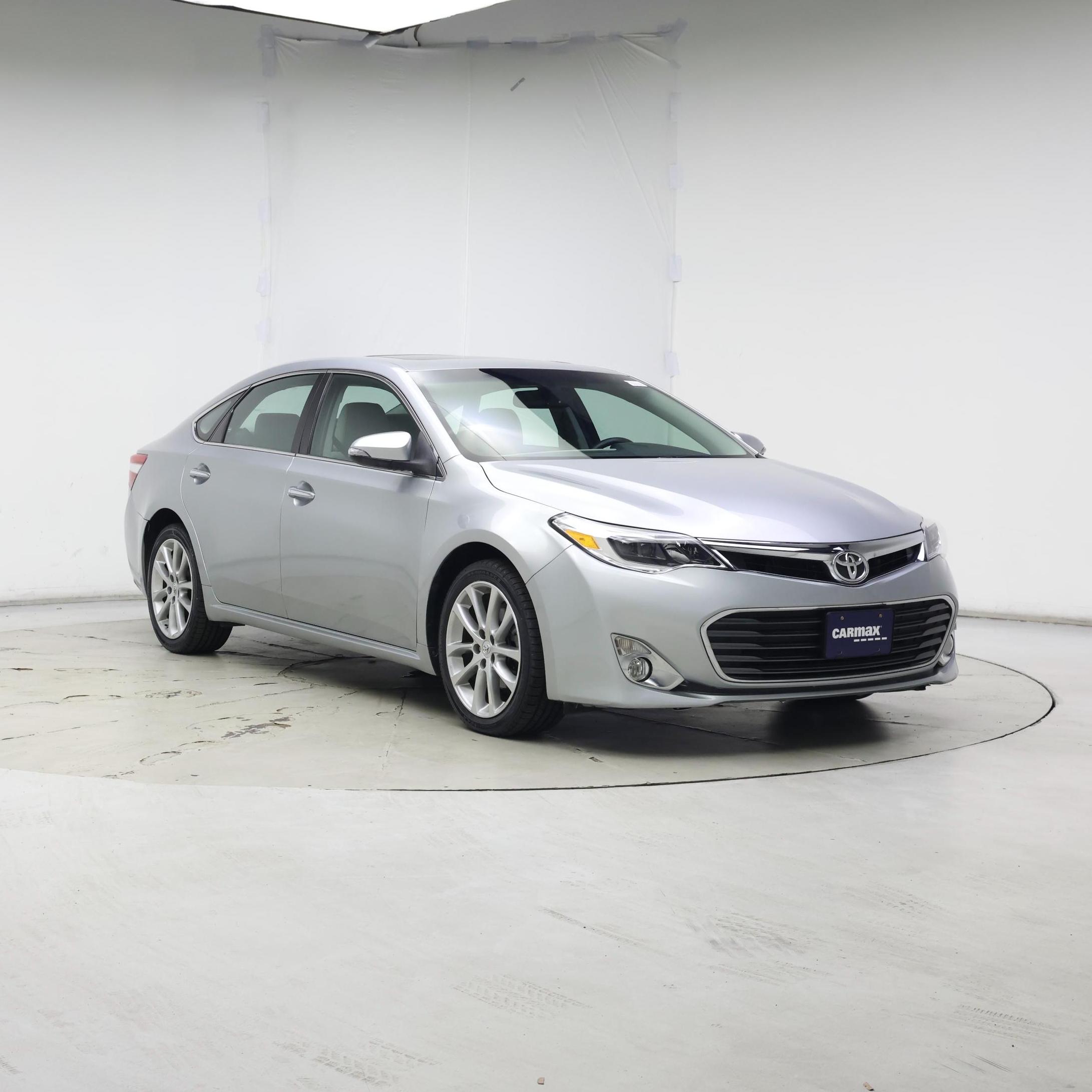 Silver 2015 Toyota Avalon Sedan Front-Wheel Drive Automatic