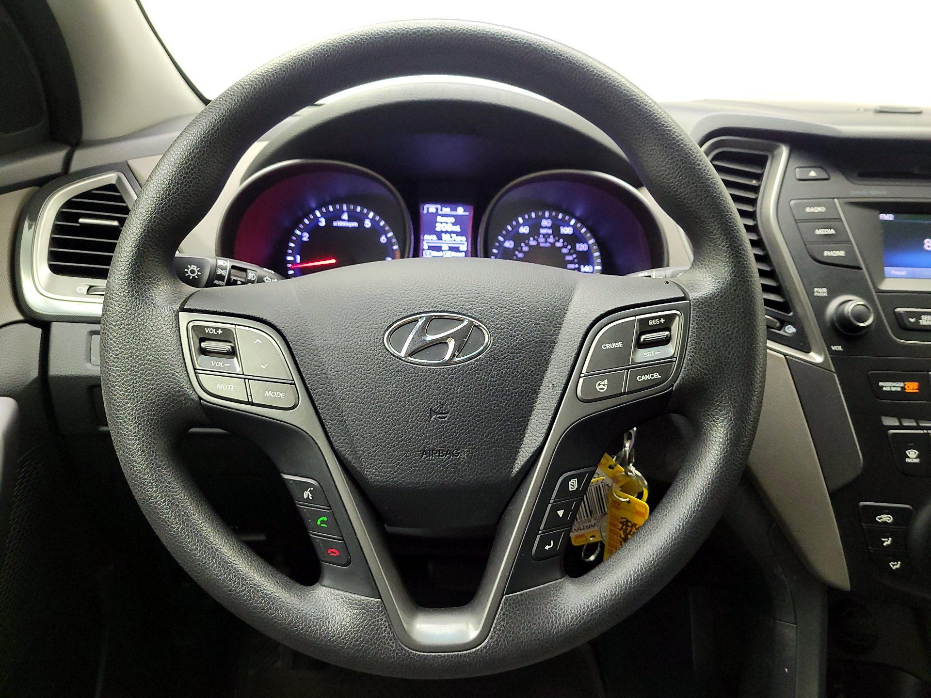 Thumbnail: 2016 Hyundai Santa Fe - 10