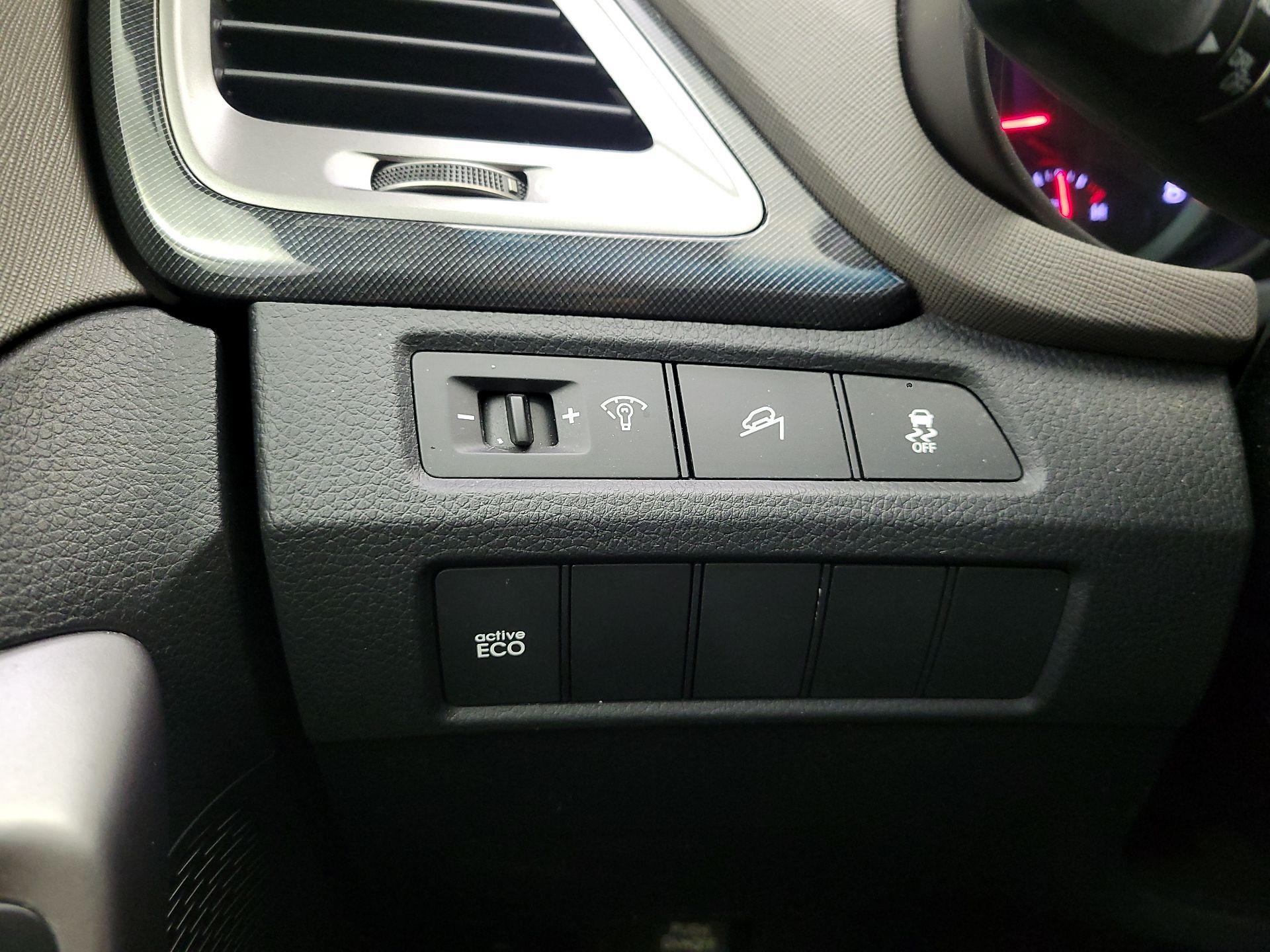 Thumbnail: 2016 Hyundai Santa Fe - 13