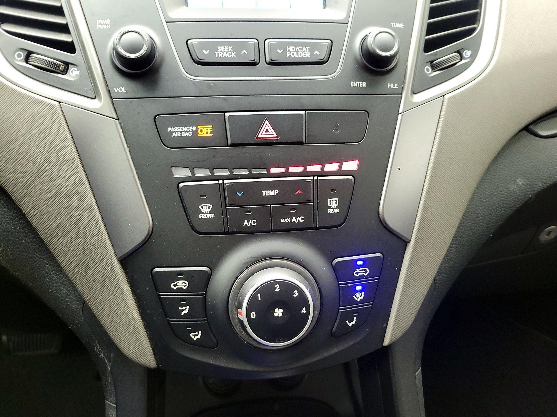 Thumbnail: 2016 Hyundai Santa Fe - 16