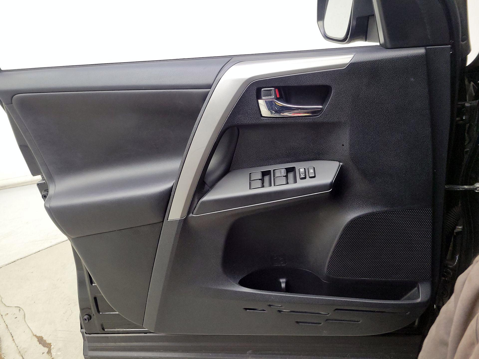 Thumbnail: 2017 Toyota RAV4 - 12