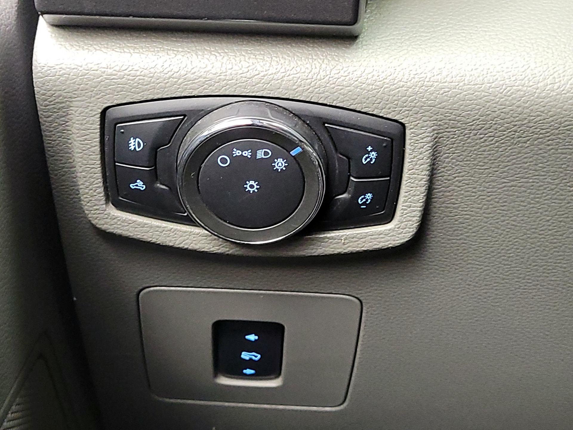 Thumbnail: 2016 Ford F-150 - 13