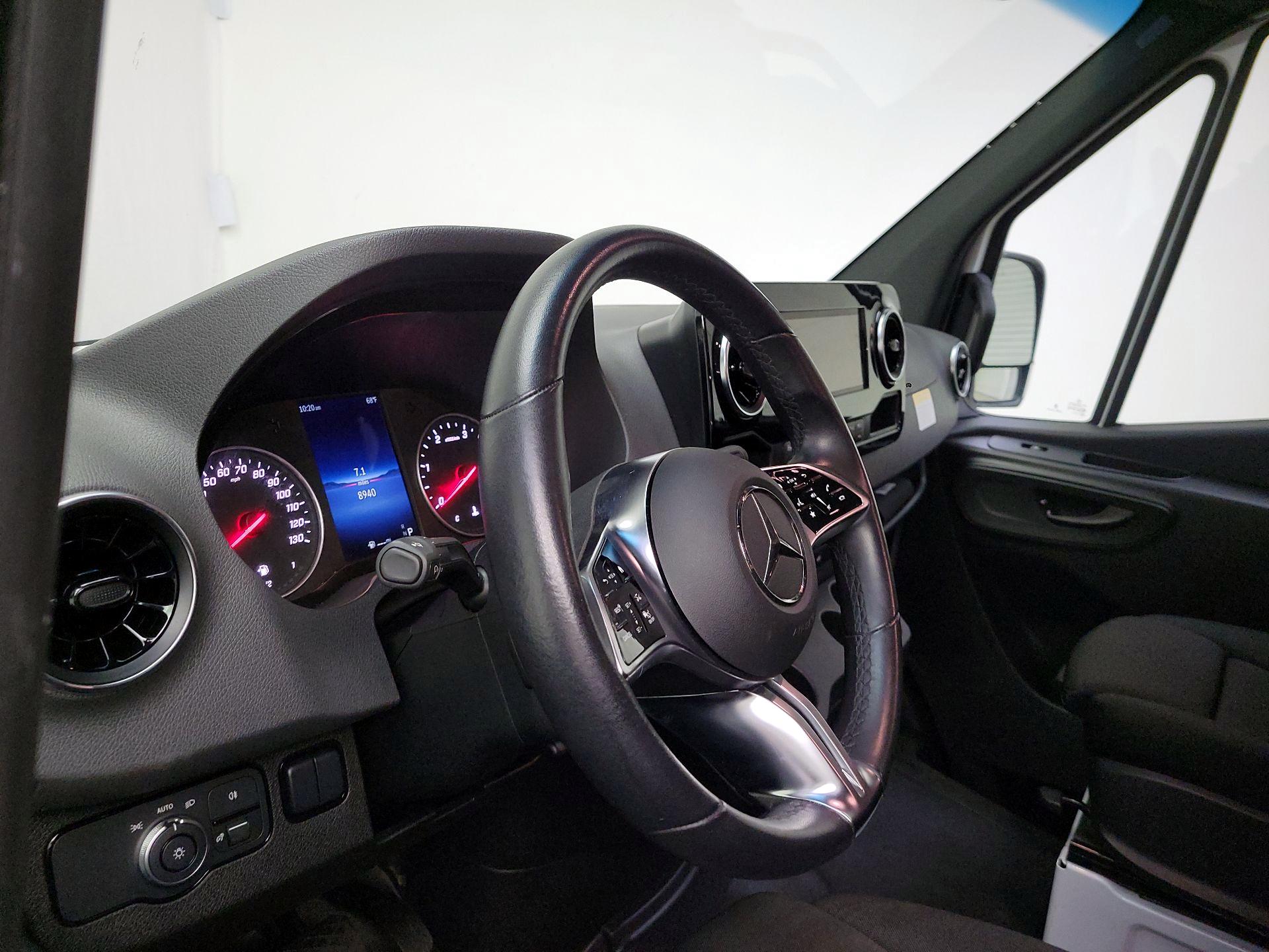 Thumbnail: 2025 Mercedes-Benz Sprinter - 9