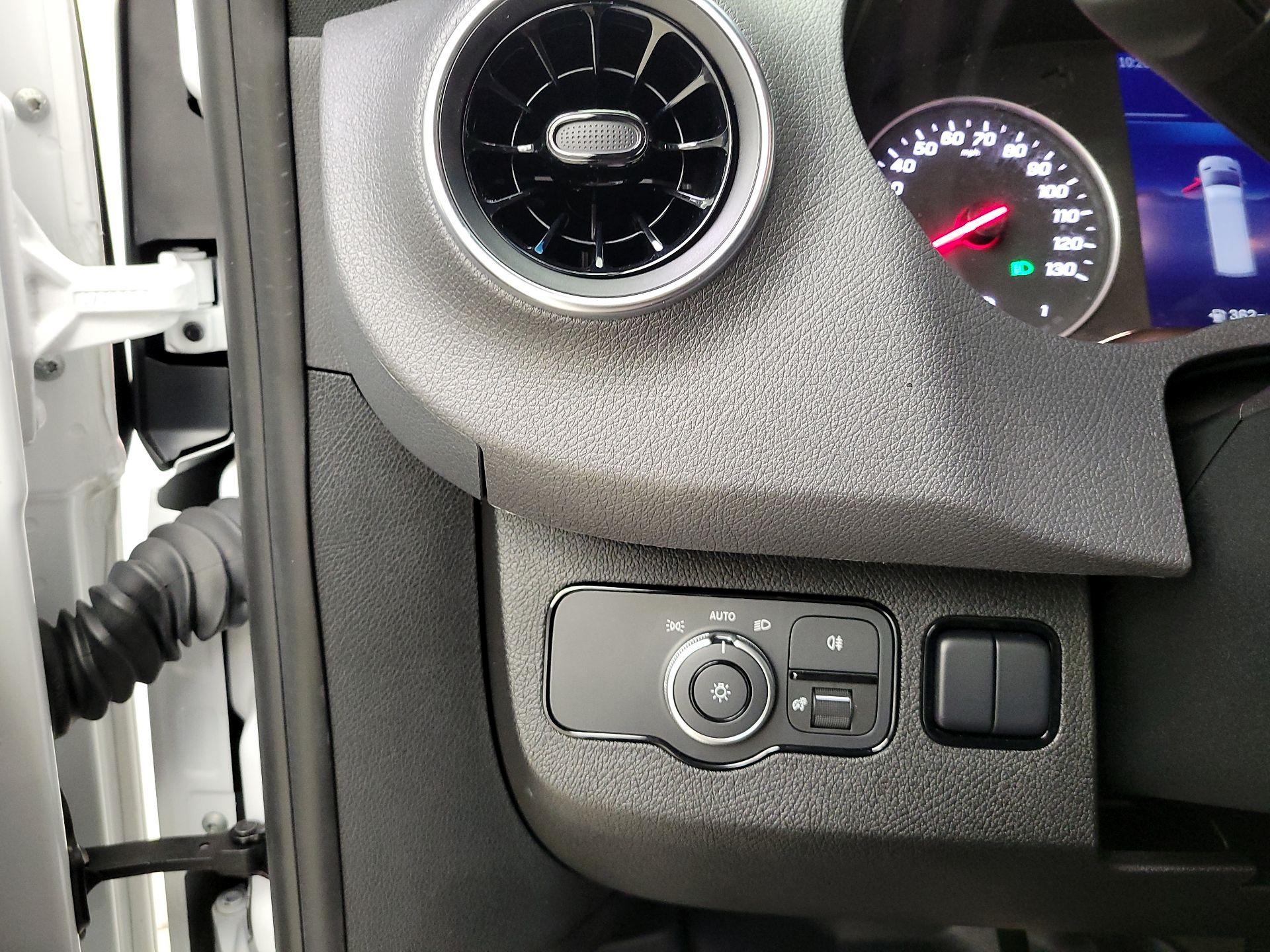 Thumbnail: 2025 Mercedes-Benz Sprinter - 13